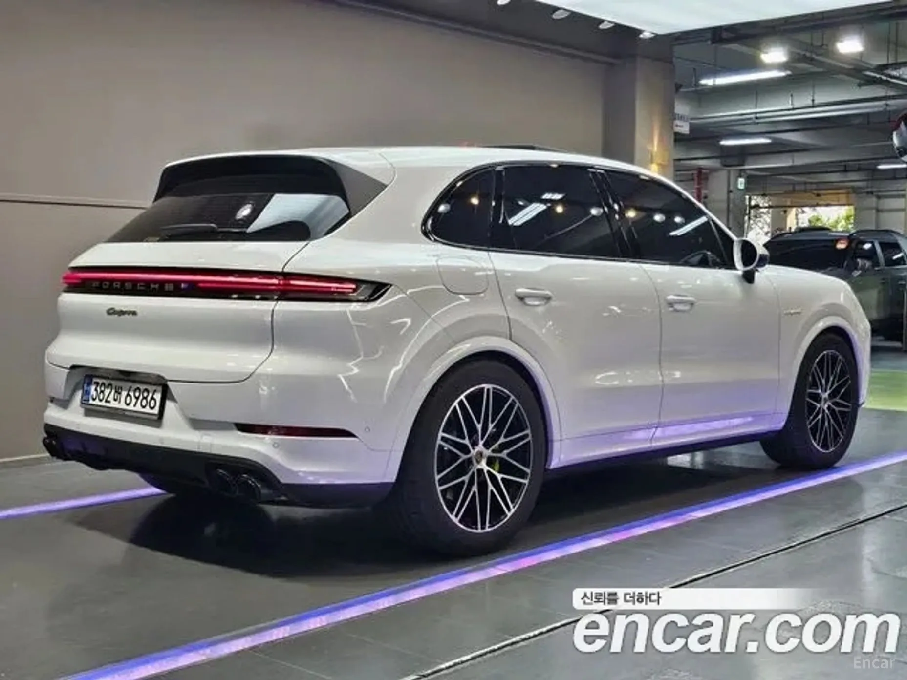 Porsche Cayenne (PO536) превью 2