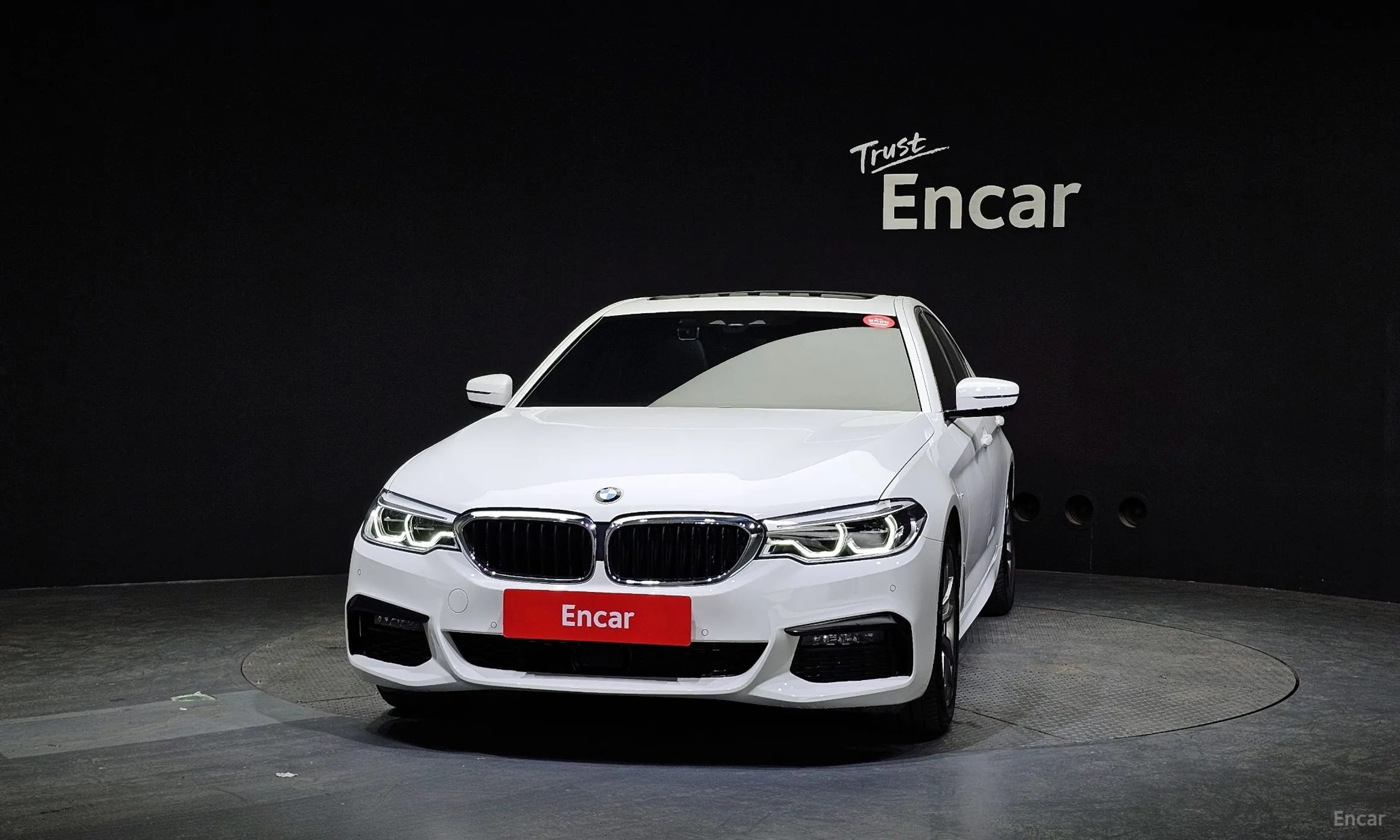 BMW 5 Series (G30) превью 2