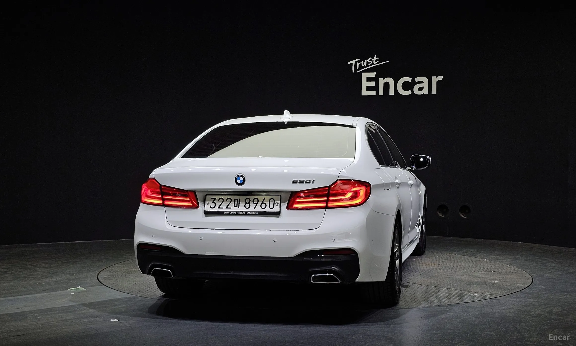 BMW 5 Series (G30) превью 3