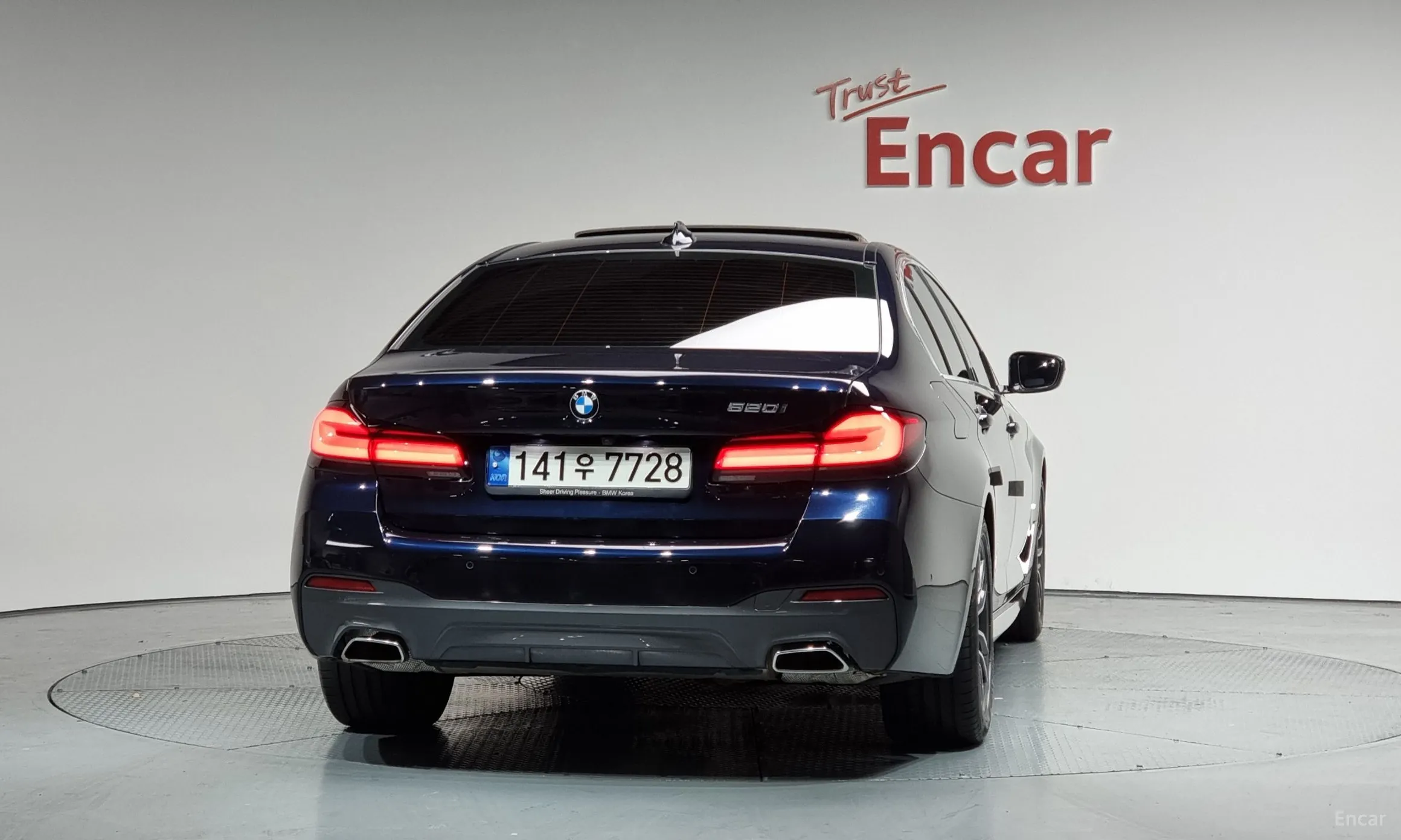 BMW 5 Series (G30) превью 2