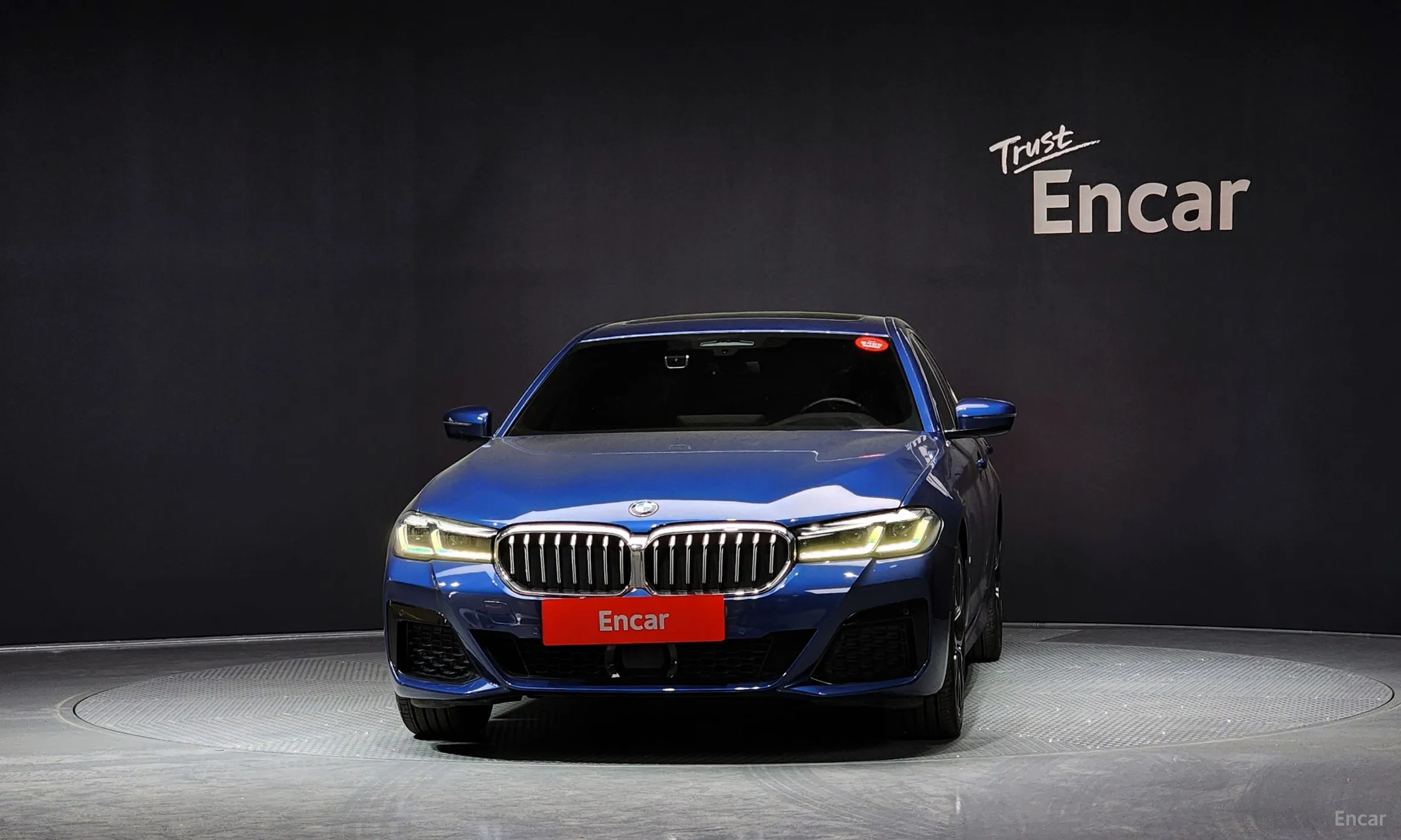 BMW 5 Series (G30) превью 2