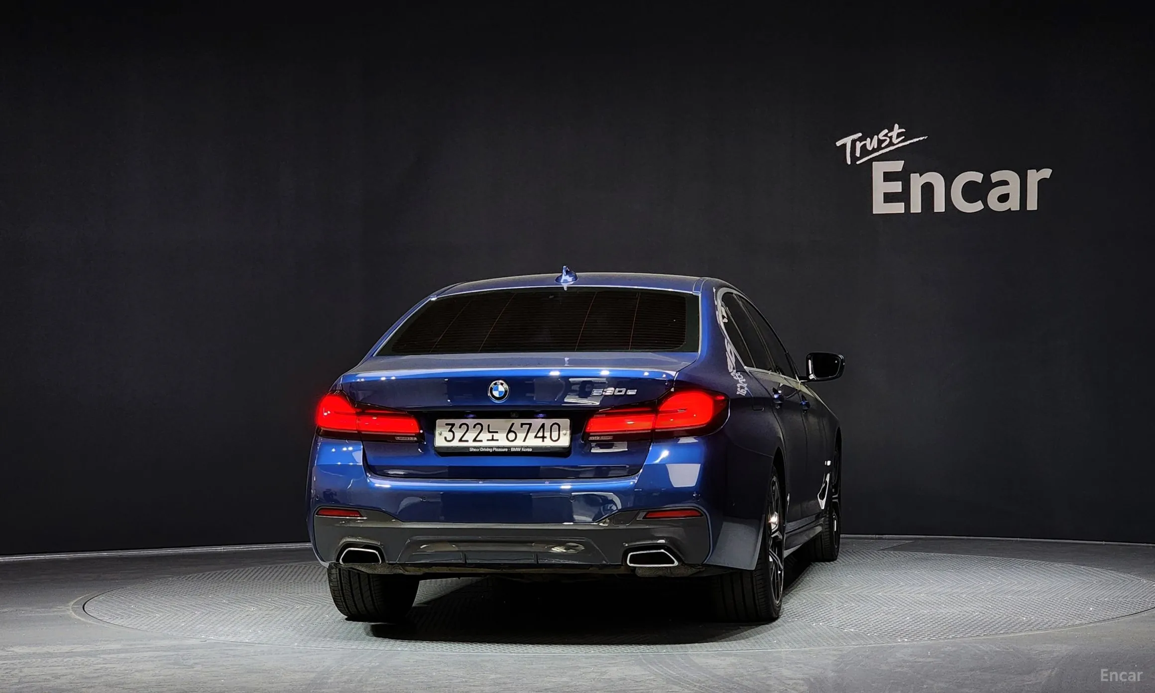 BMW 5 Series (G30) превью 3