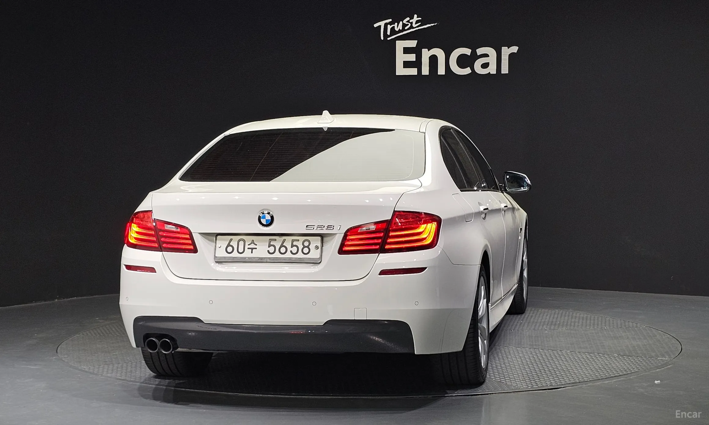 BMW 5 Series (F10) превью 3