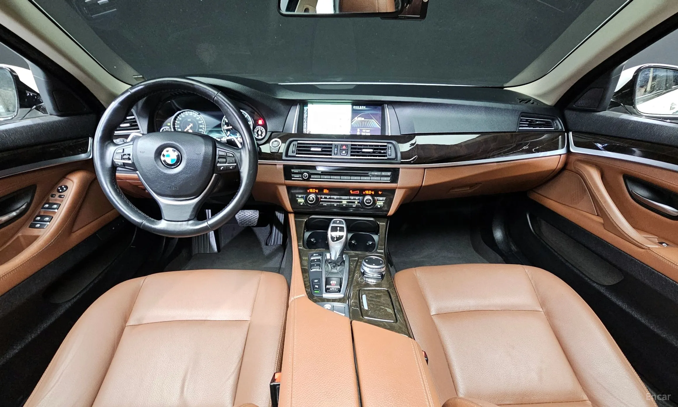 BMW 5 Series (F10) превью 4