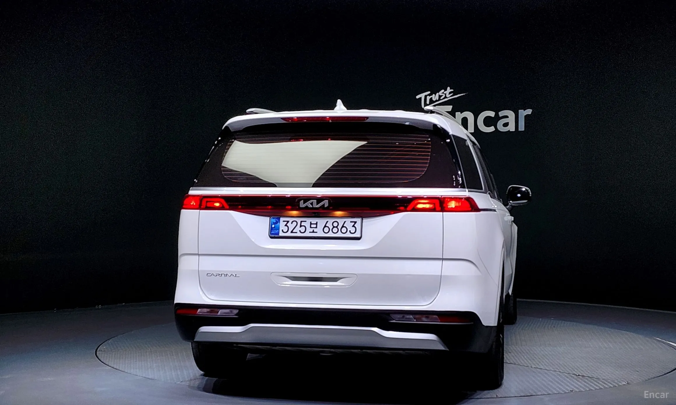 Kia Carnival Gen 4 превью 3