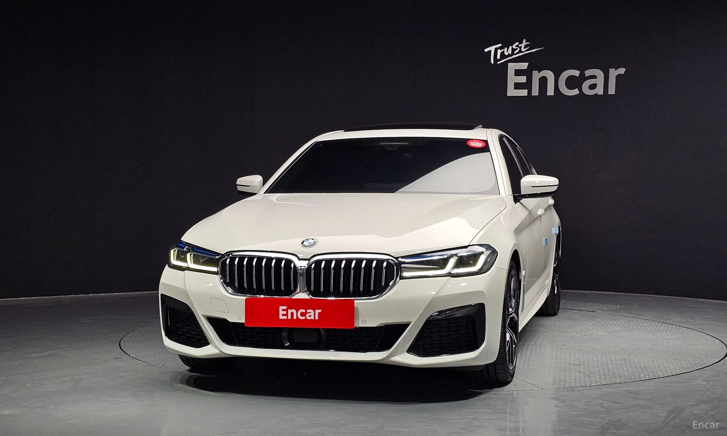 BMW 5 Series (G30) превью 2