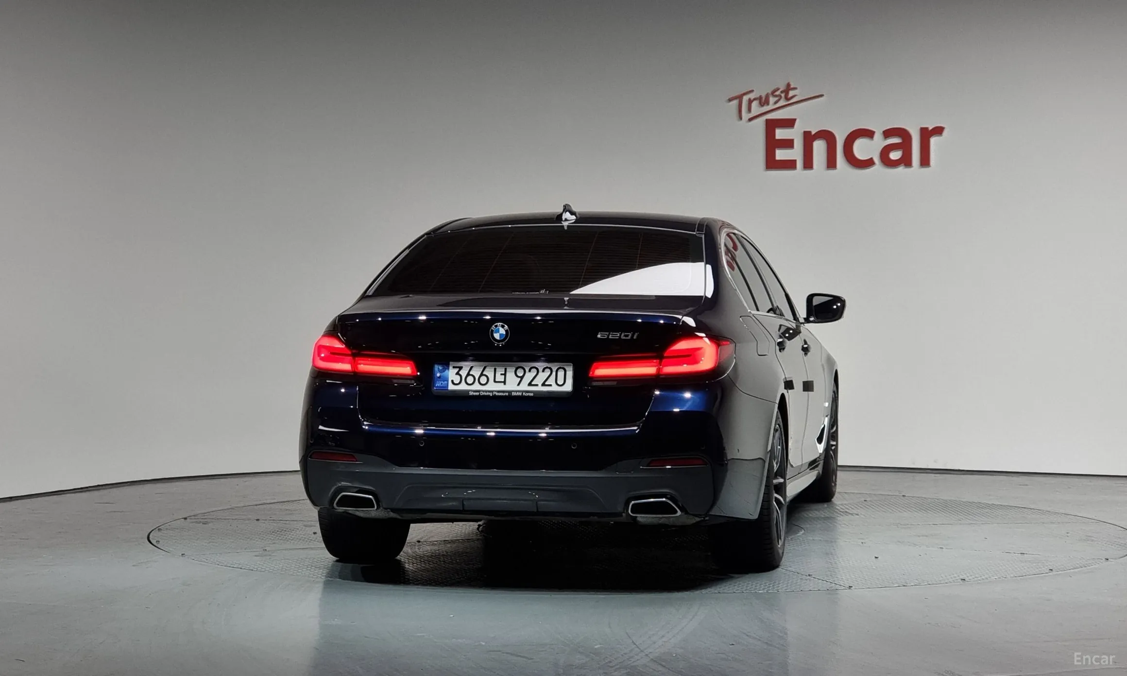 BMW 5 Series (G30) превью 3