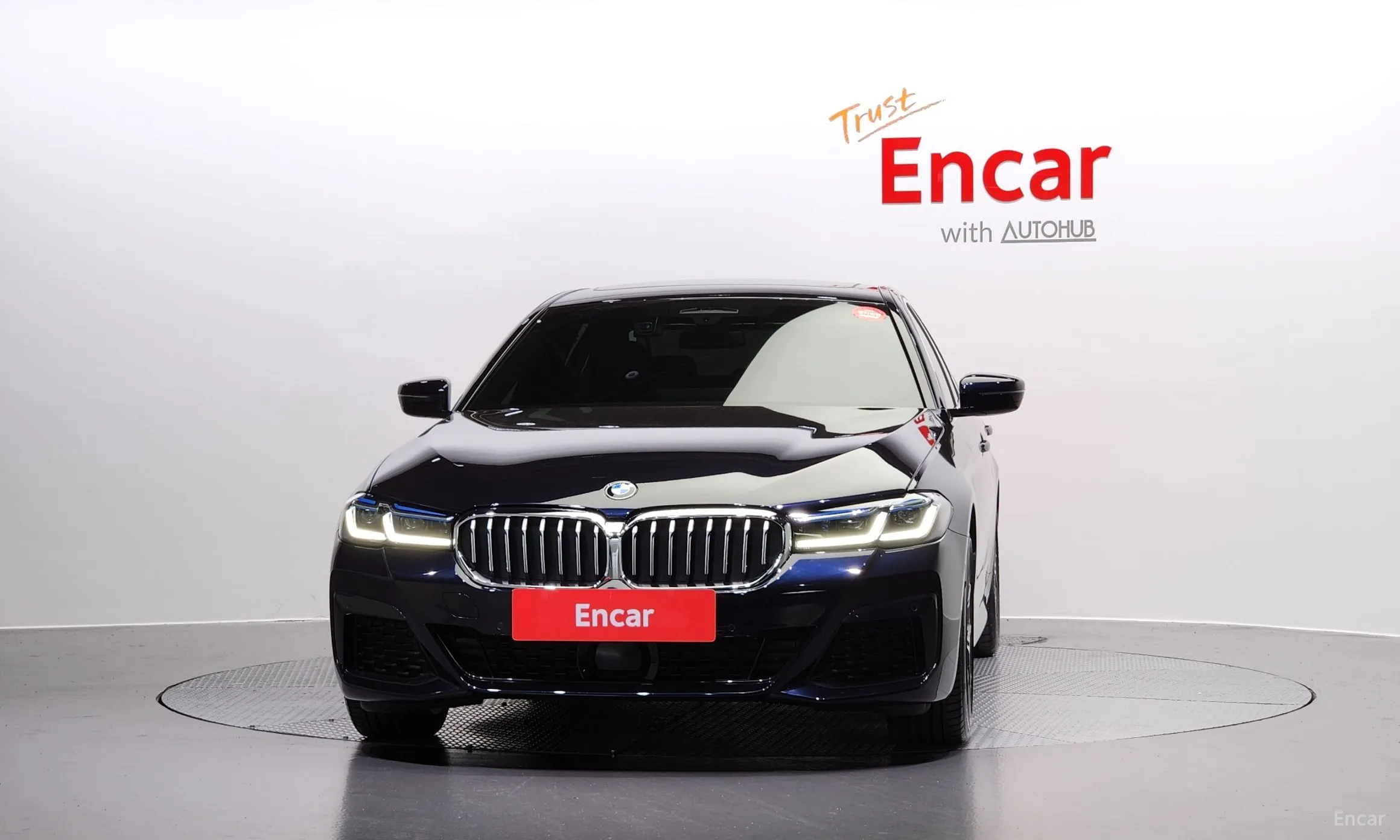 BMW 5 Series (G30) превью 2