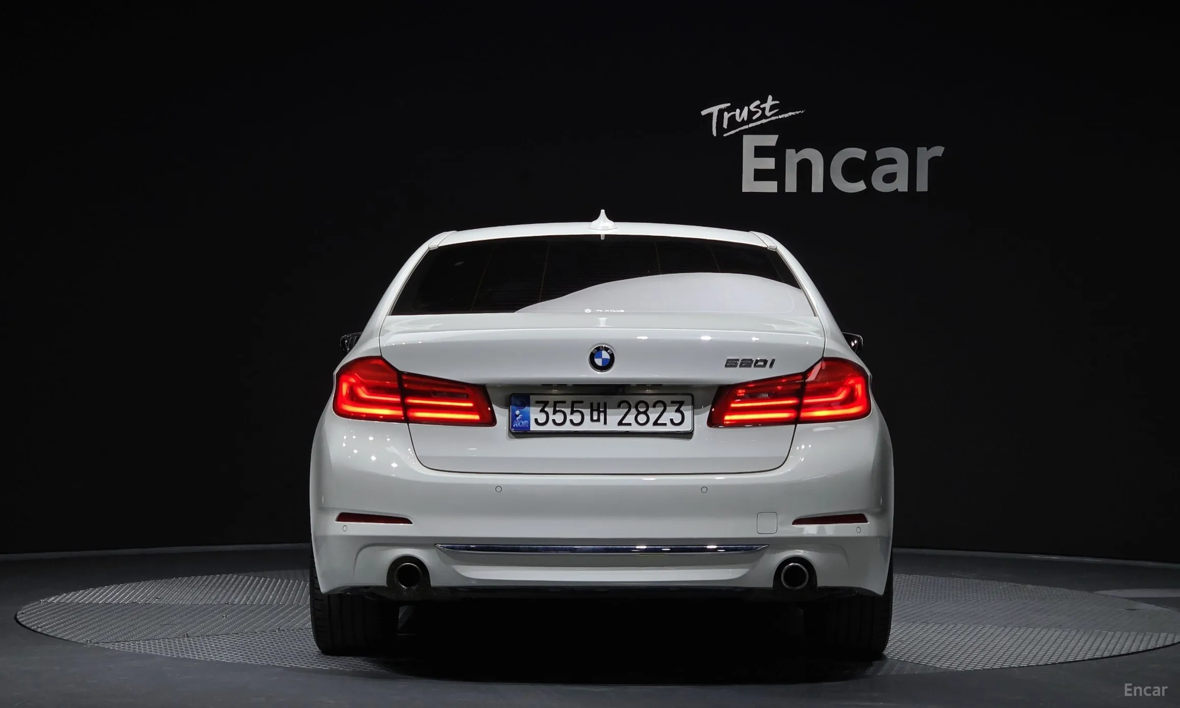 BMW 5 Series (G30) превью 3