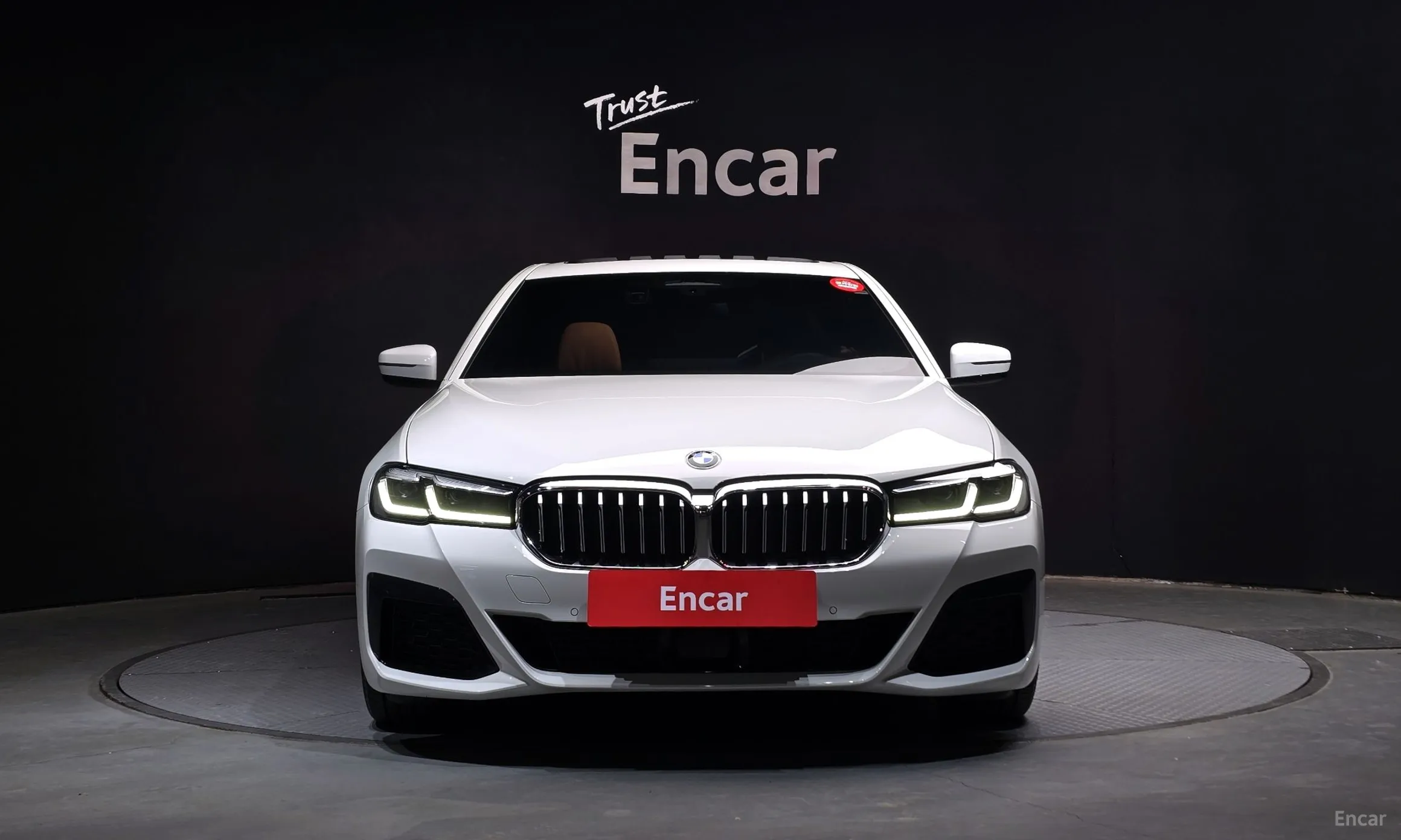 BMW 5 Series (G30) превью 2