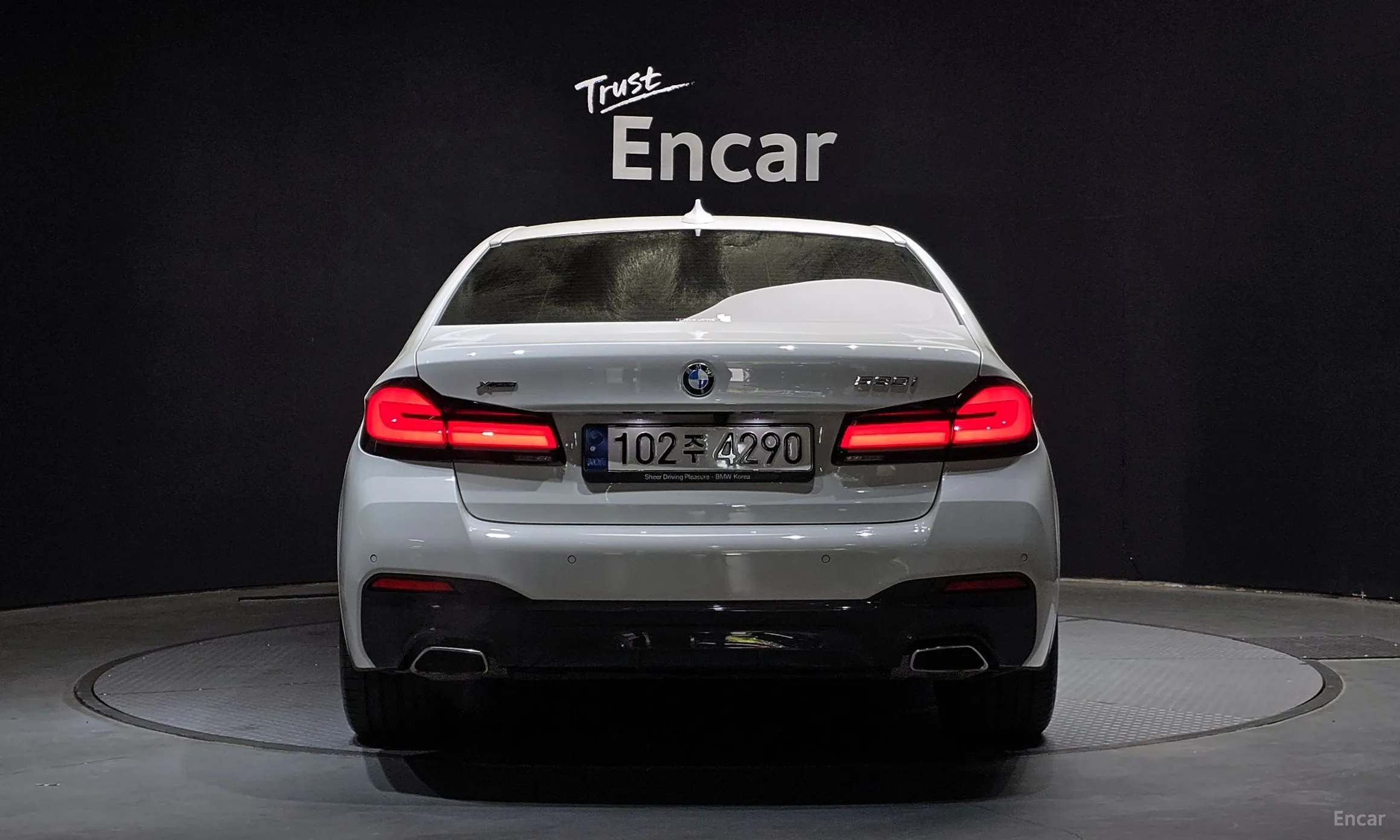 BMW 5 Series (G30) превью 3