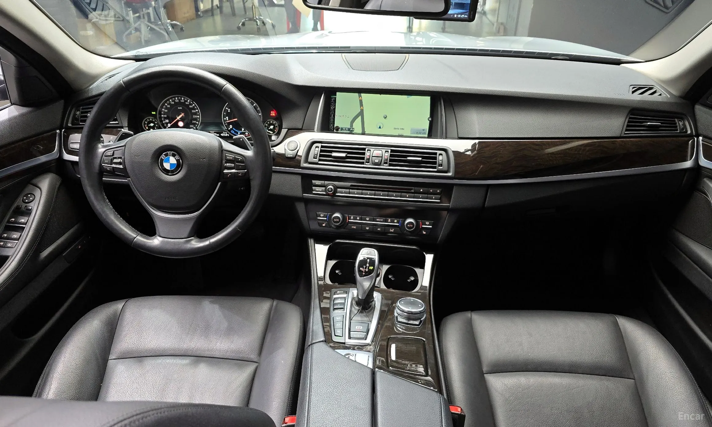 BMW 5 Series (F10) превью 4