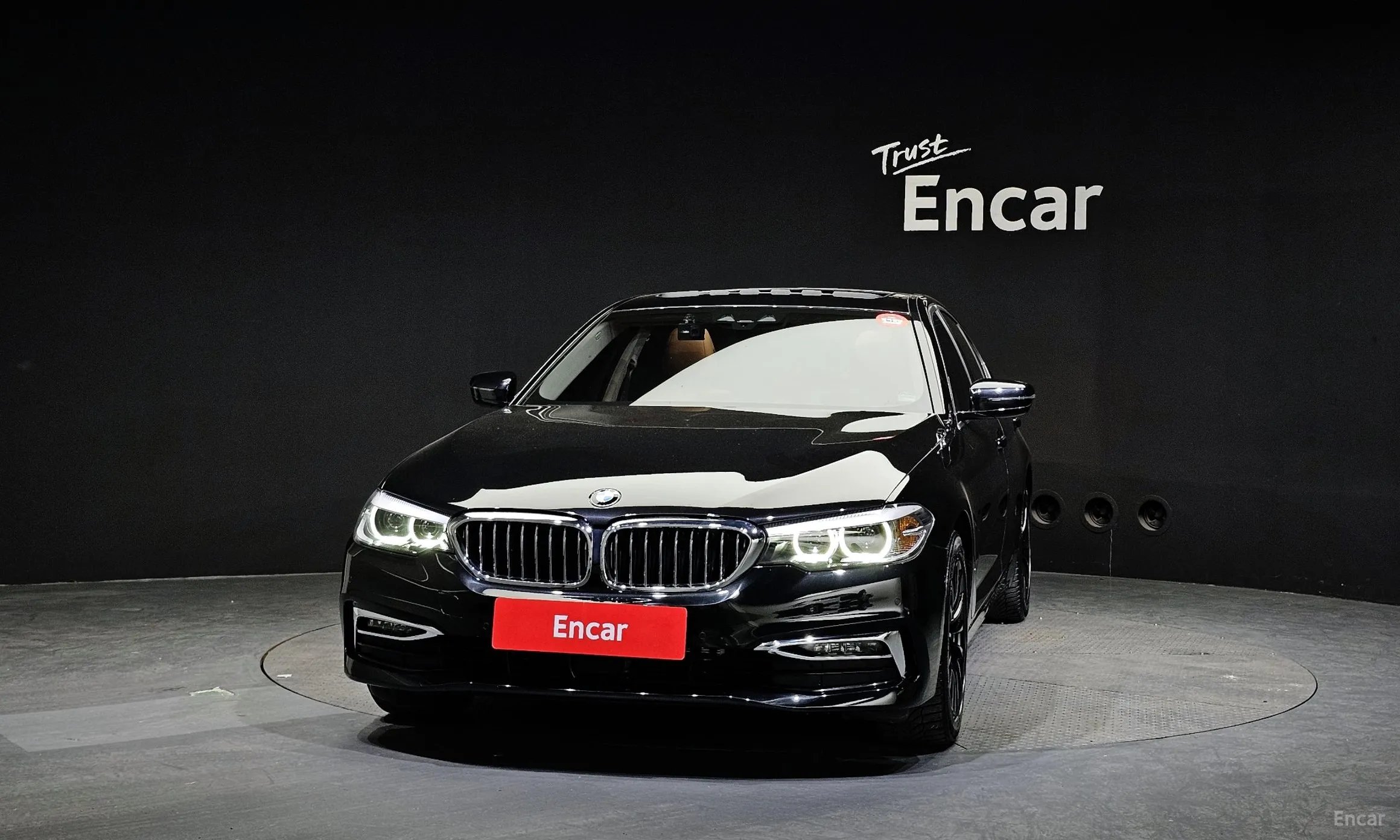 BMW 5 Series (G30) превью 2