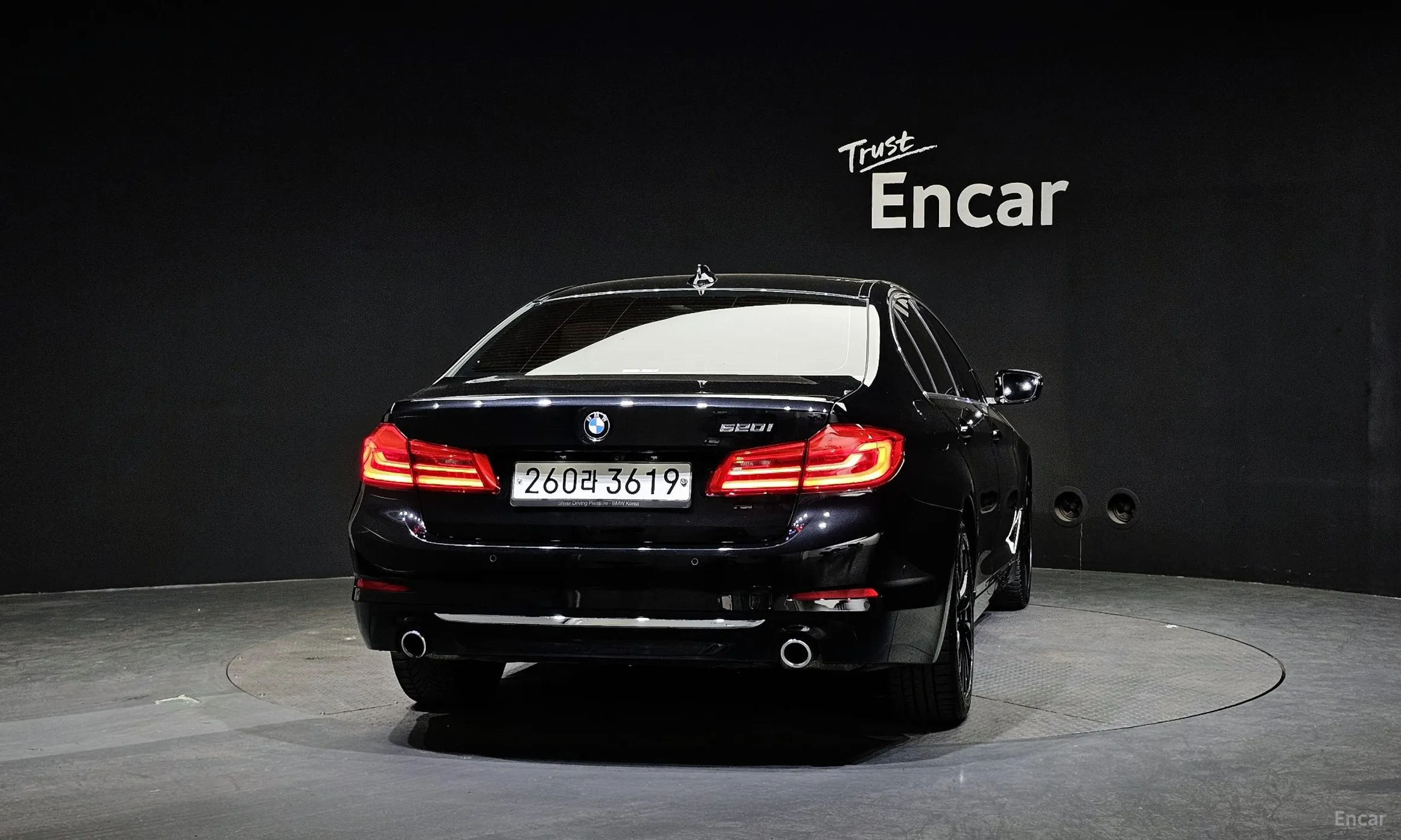 BMW 5 Series (G30) превью 3