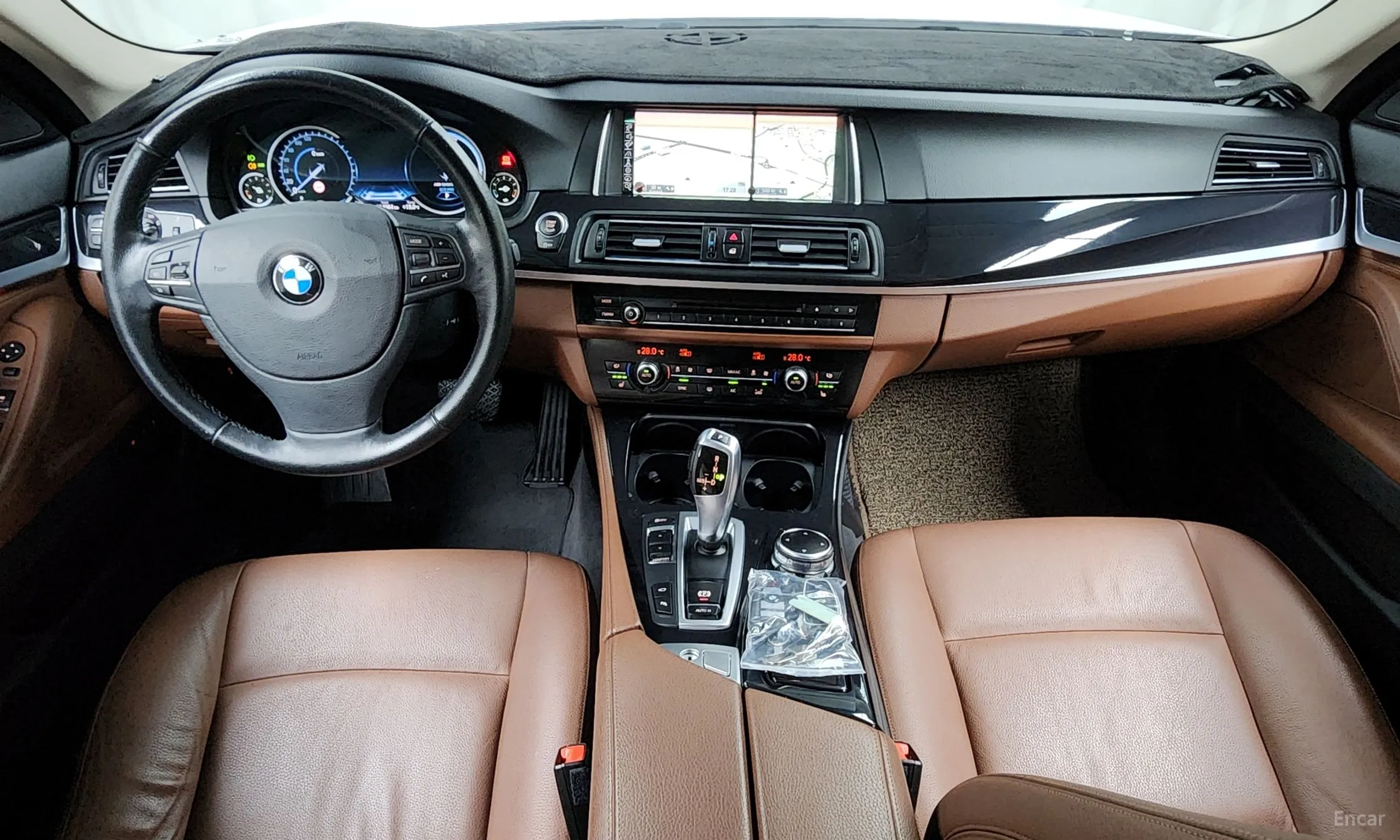 BMW 5 Series (F10) превью 4