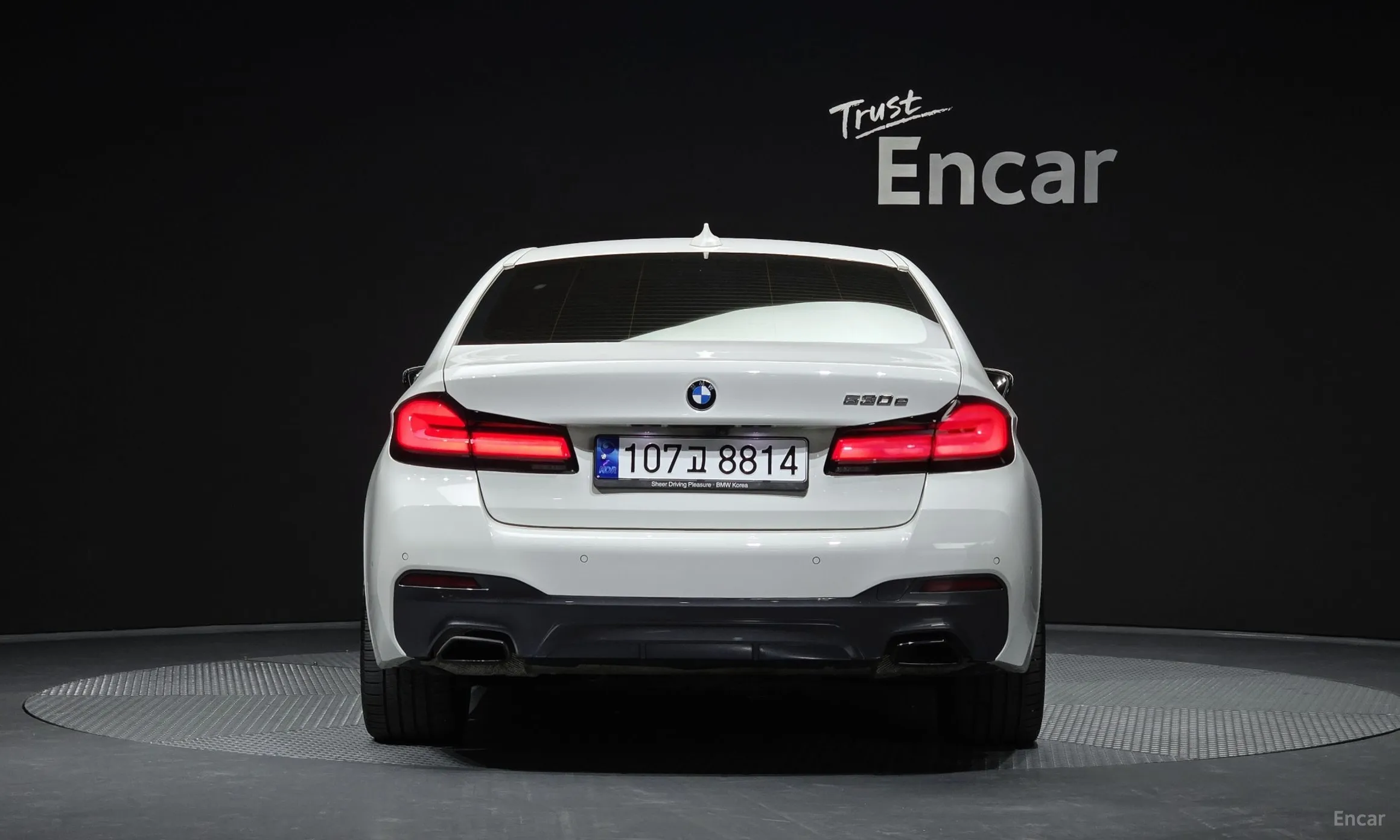 BMW 5 Series (G30) превью 3