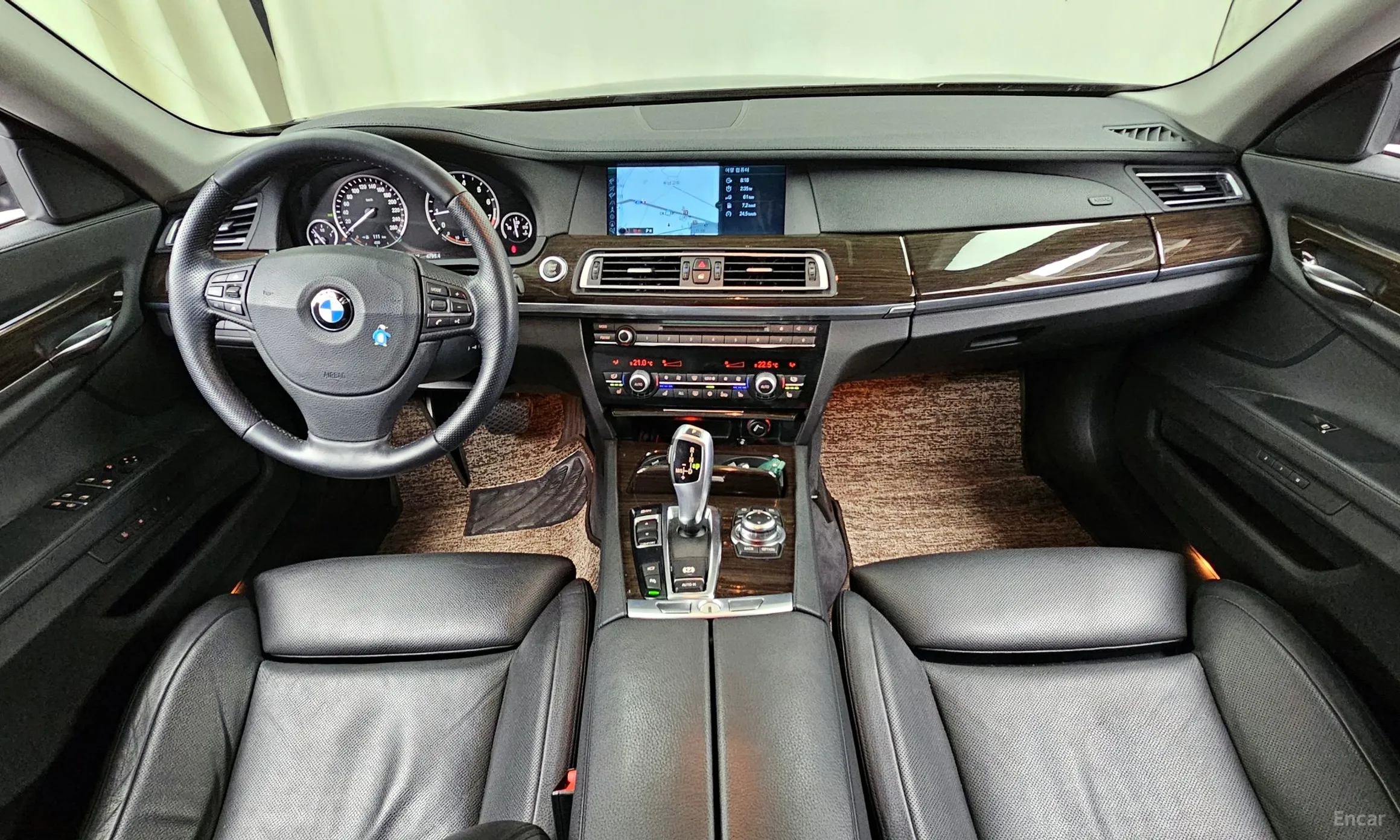 BMW 7 Series (F01) превью 4