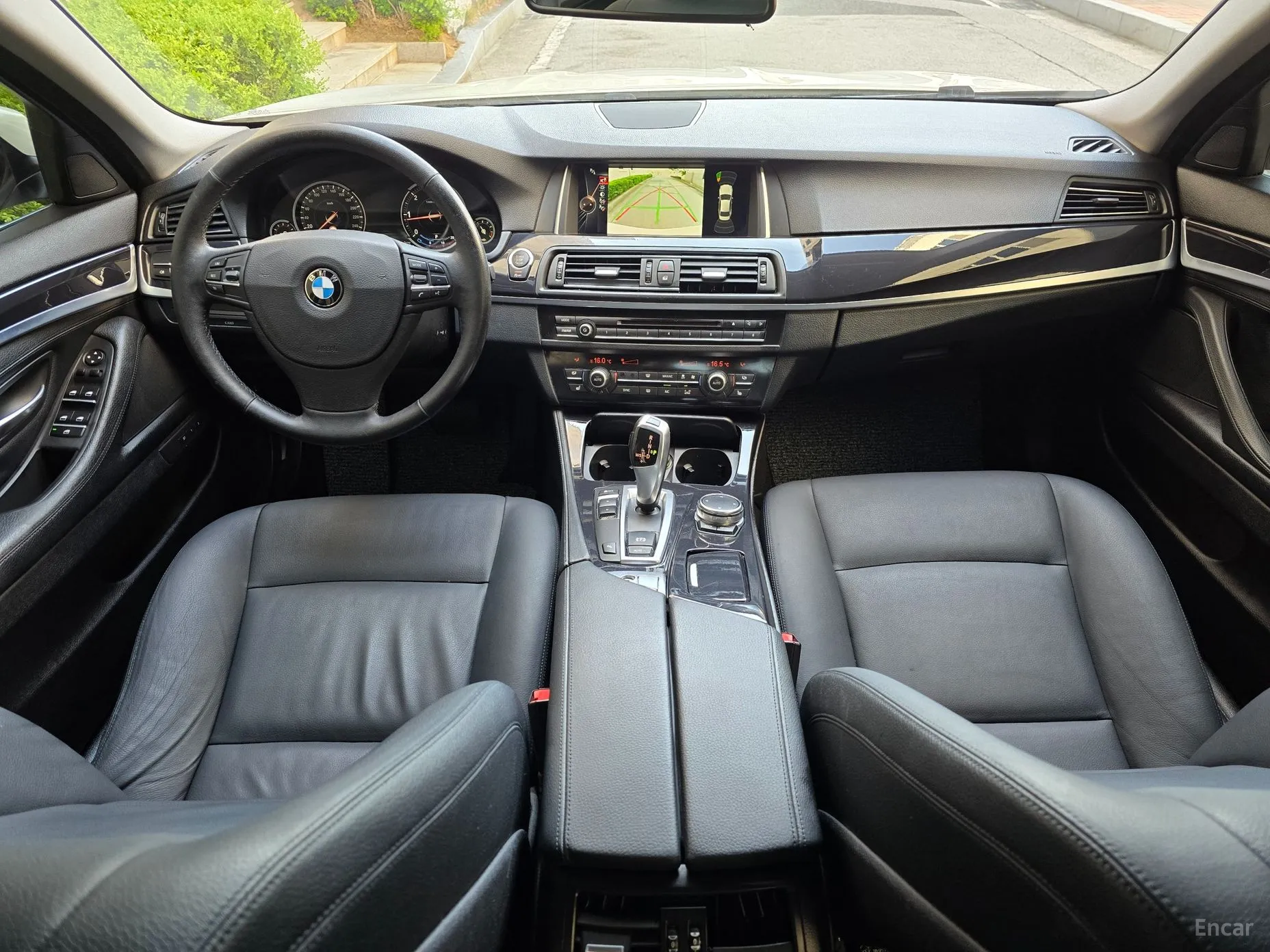 BMW 5 Series (F10) превью 3