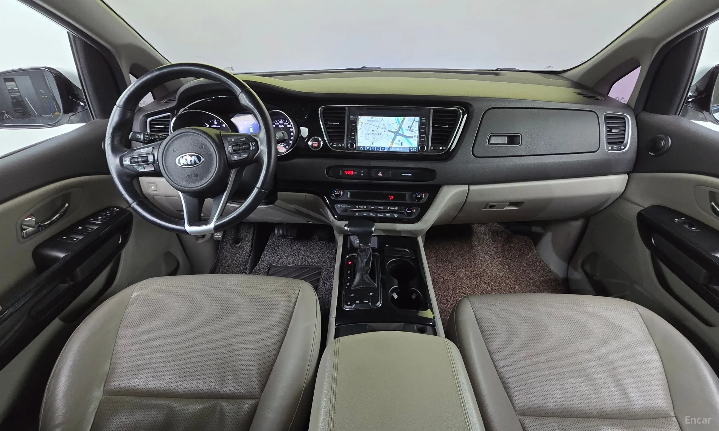 Kia Carnival превью 4