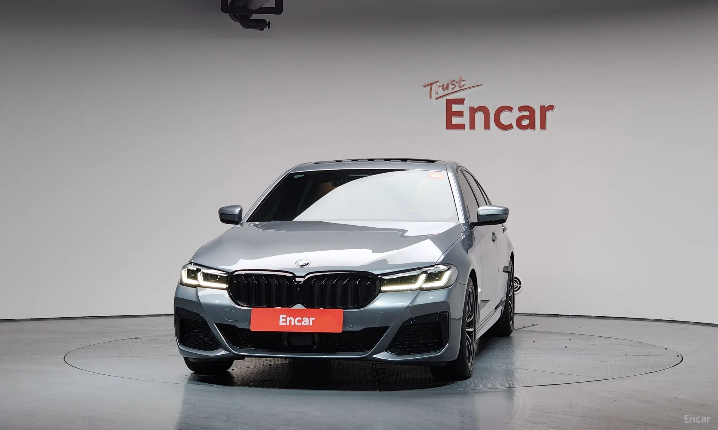 BMW 5 Series (G30) превью 2