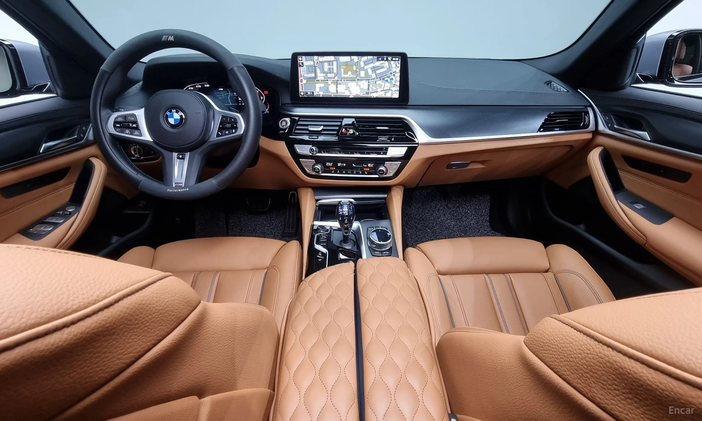 BMW 5 Series (G30) превью 4
