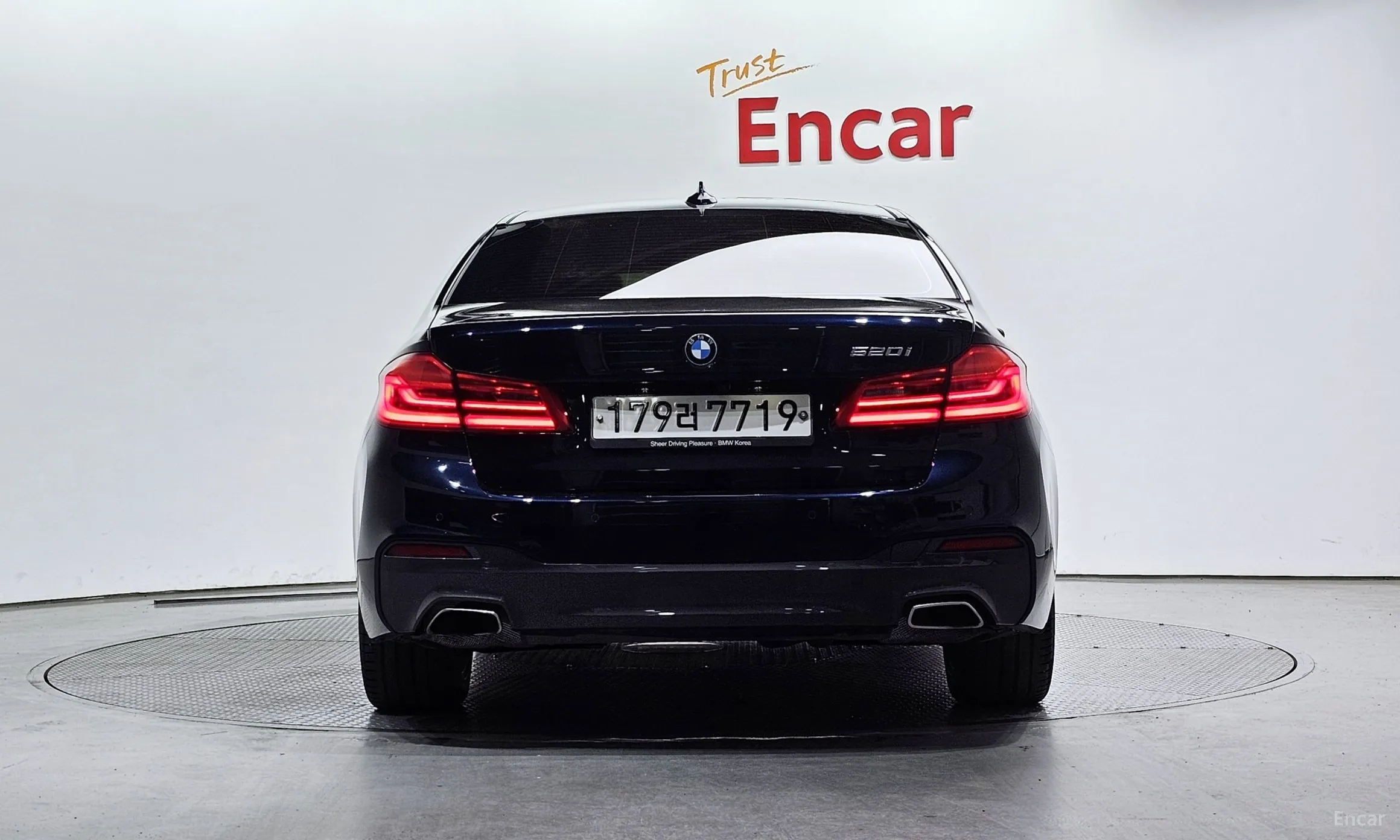 BMW 5 Series (G30) превью 3