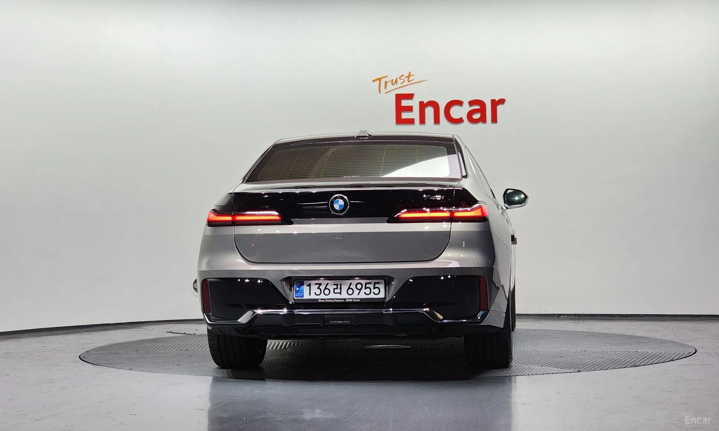 BMW 7 Series (G70) превью 3