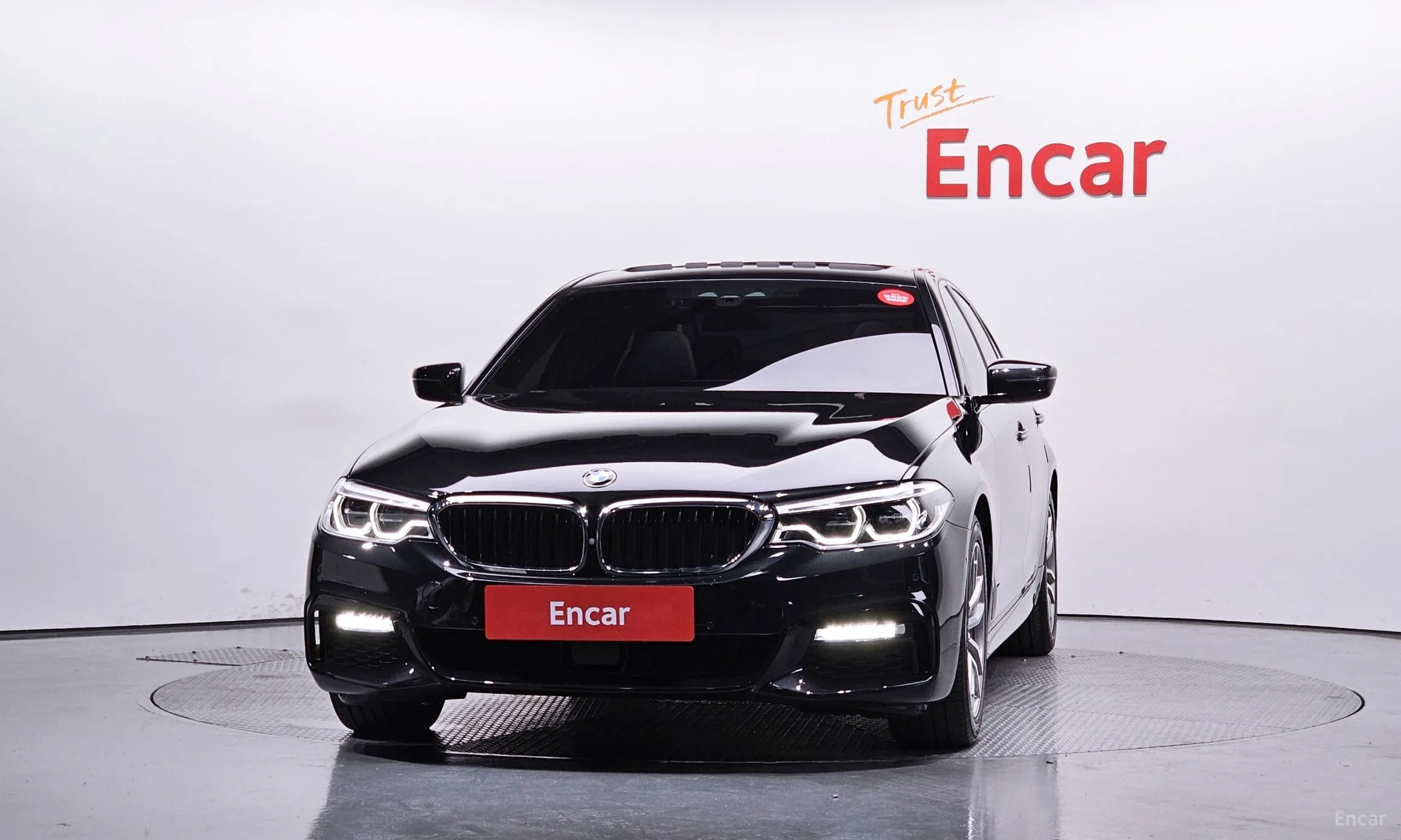 BMW 5 Series (G30) превью 2