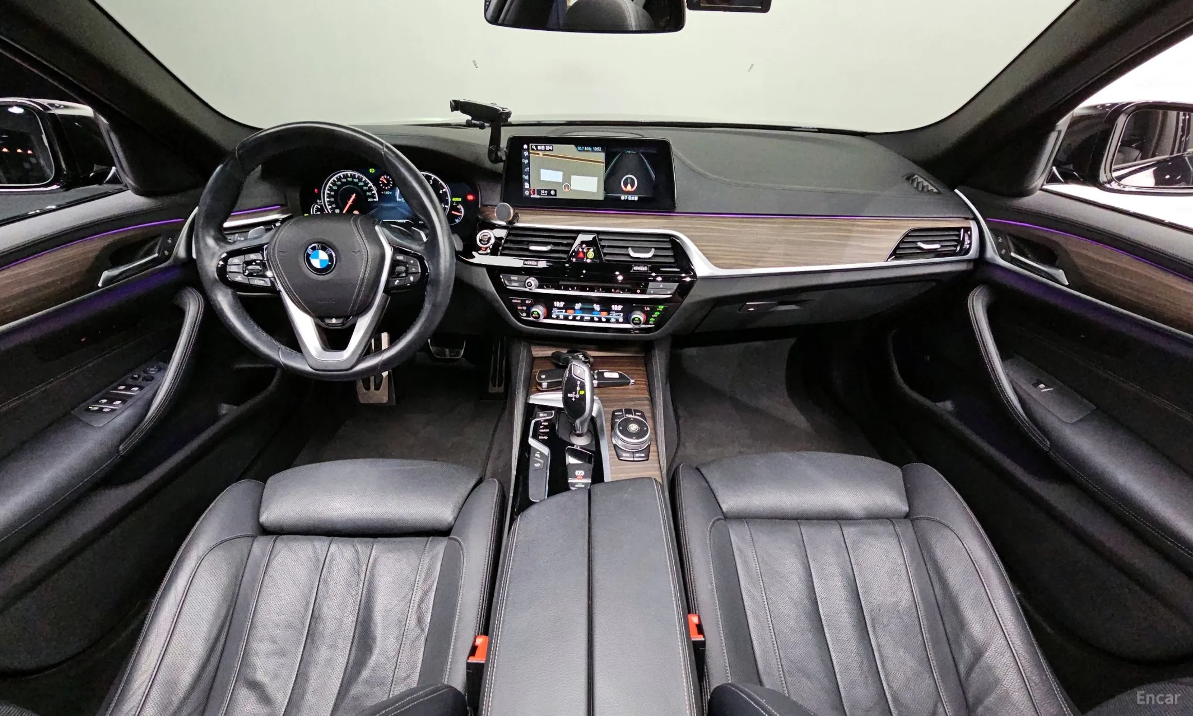 BMW 5 Series (G30) превью 4
