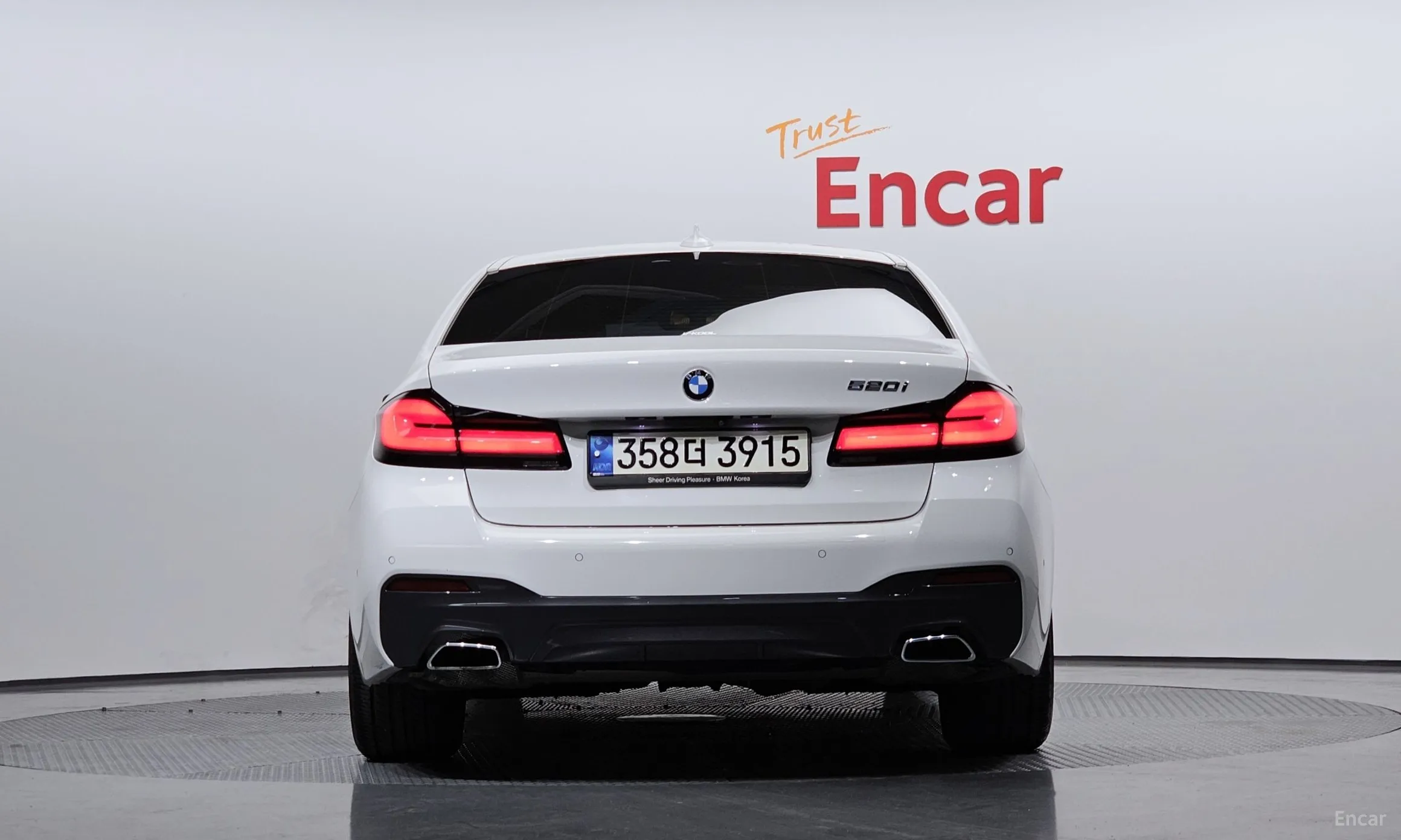 BMW 5 Series (G30) превью 3