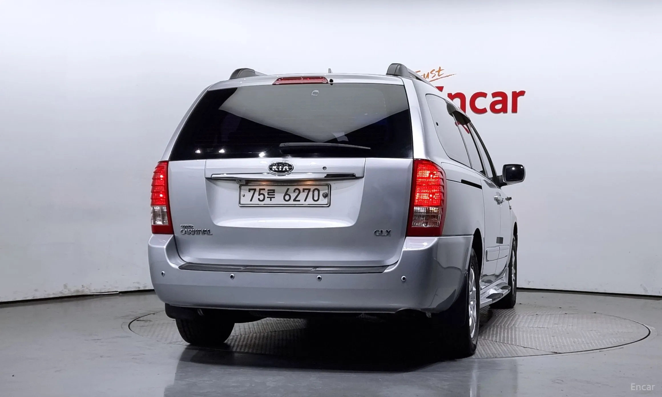 Kia Grand Carnival превью 3