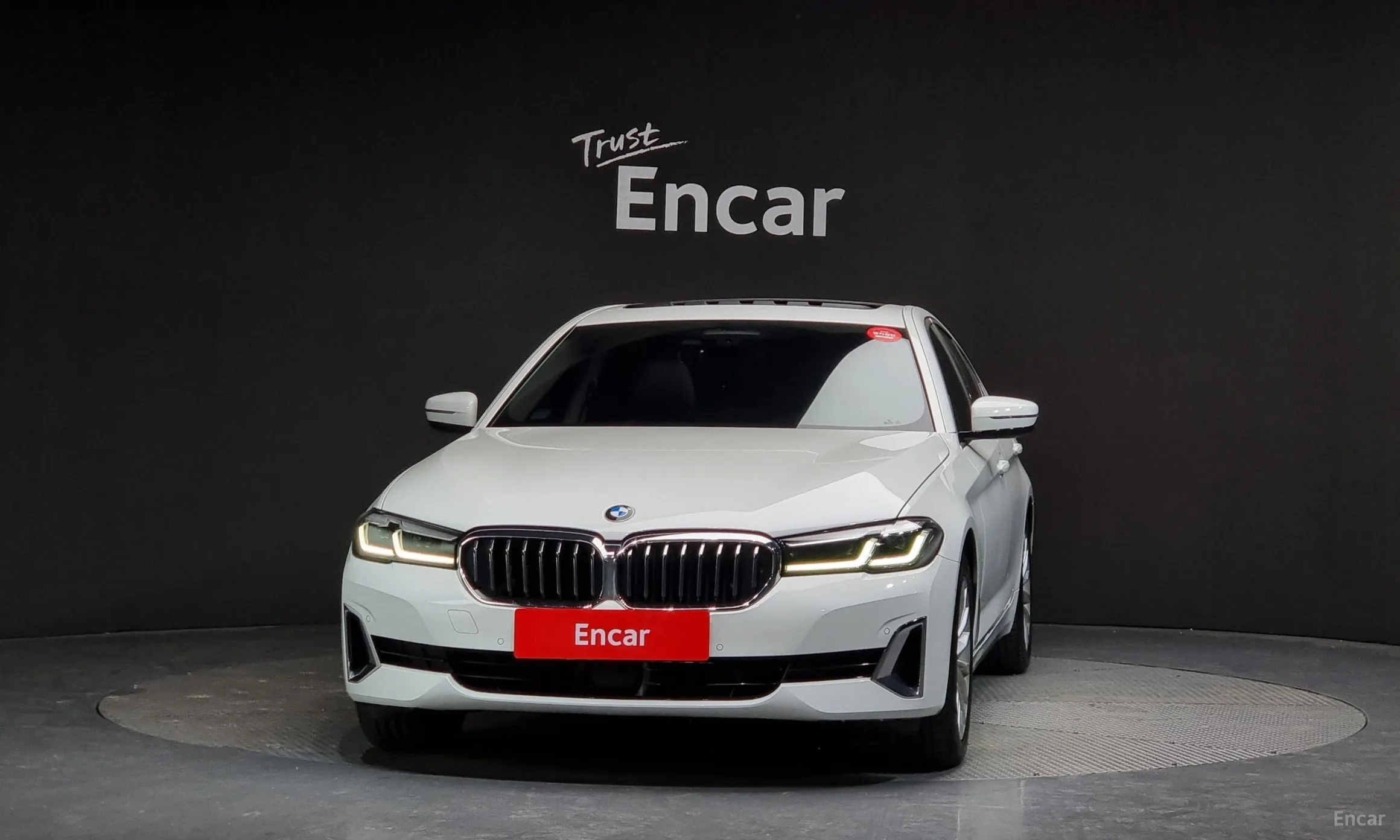 BMW 5 Series (G30) превью 2
