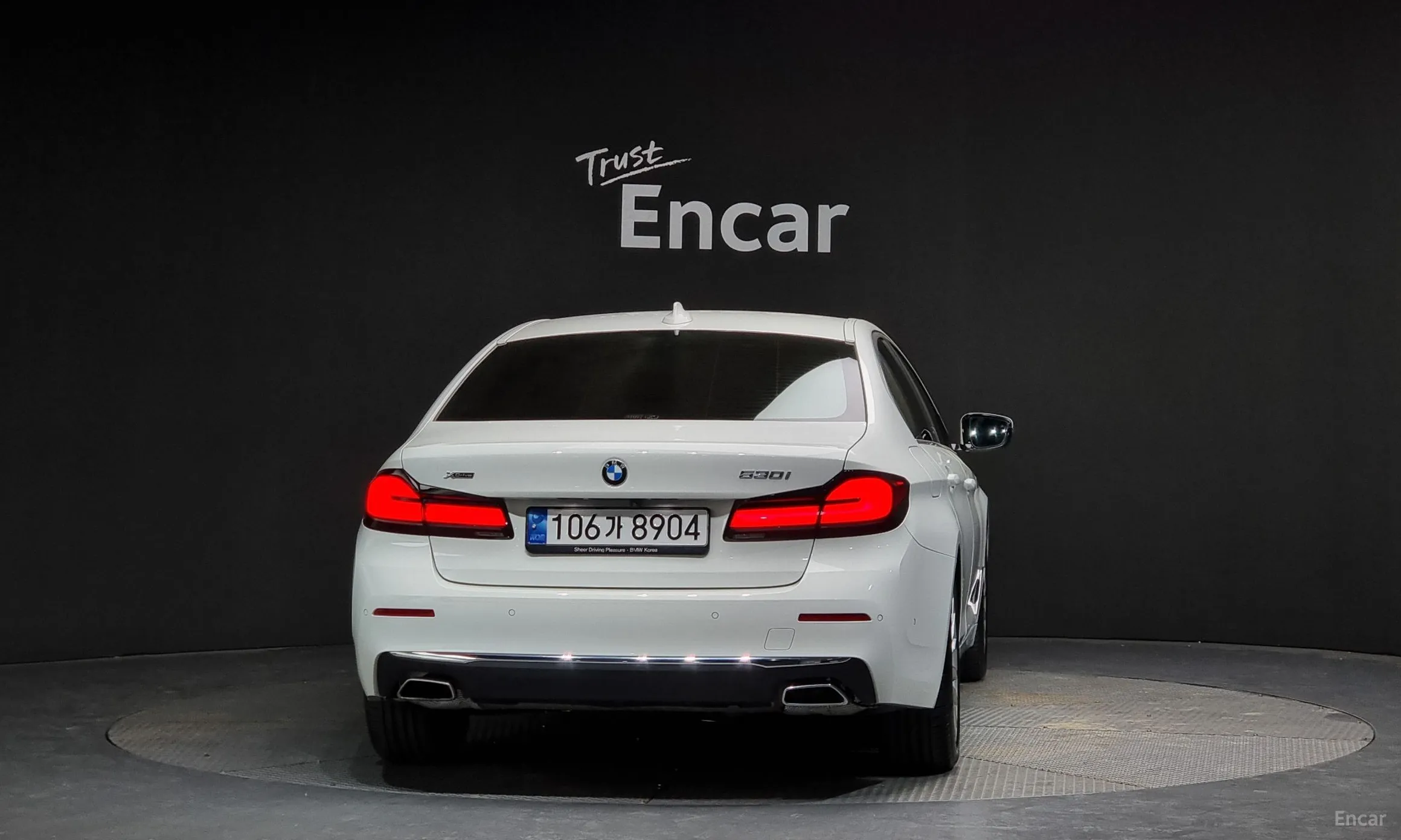 BMW 5 Series (G30) превью 3