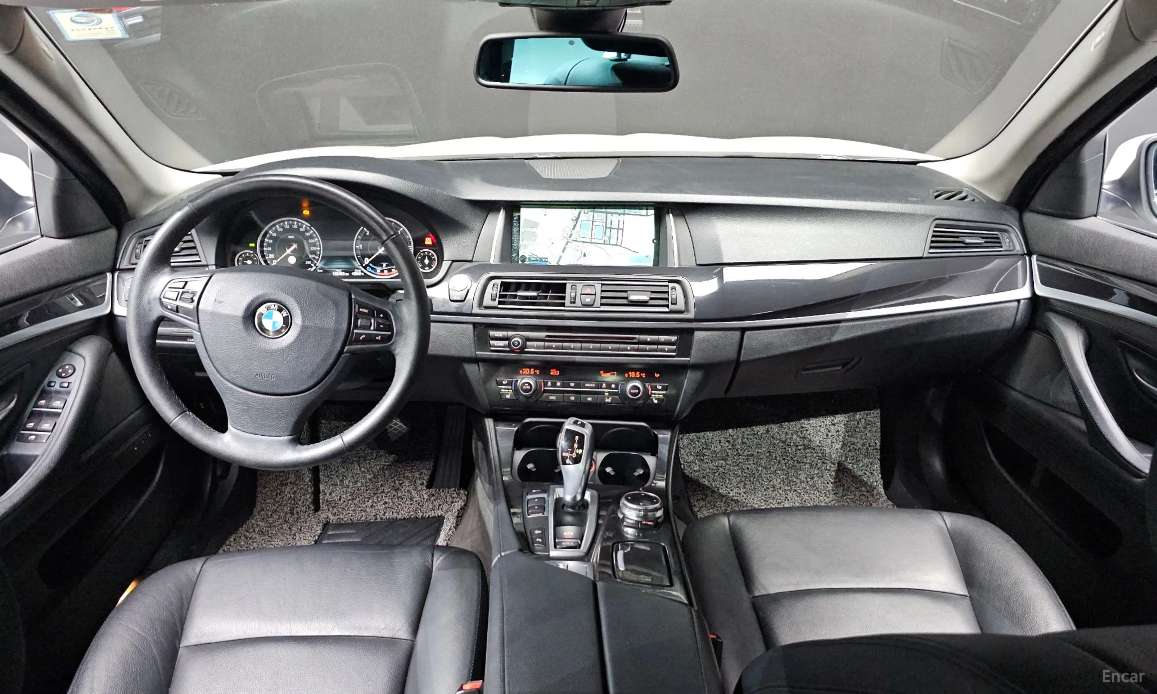 BMW 5 Series (F10) превью 4