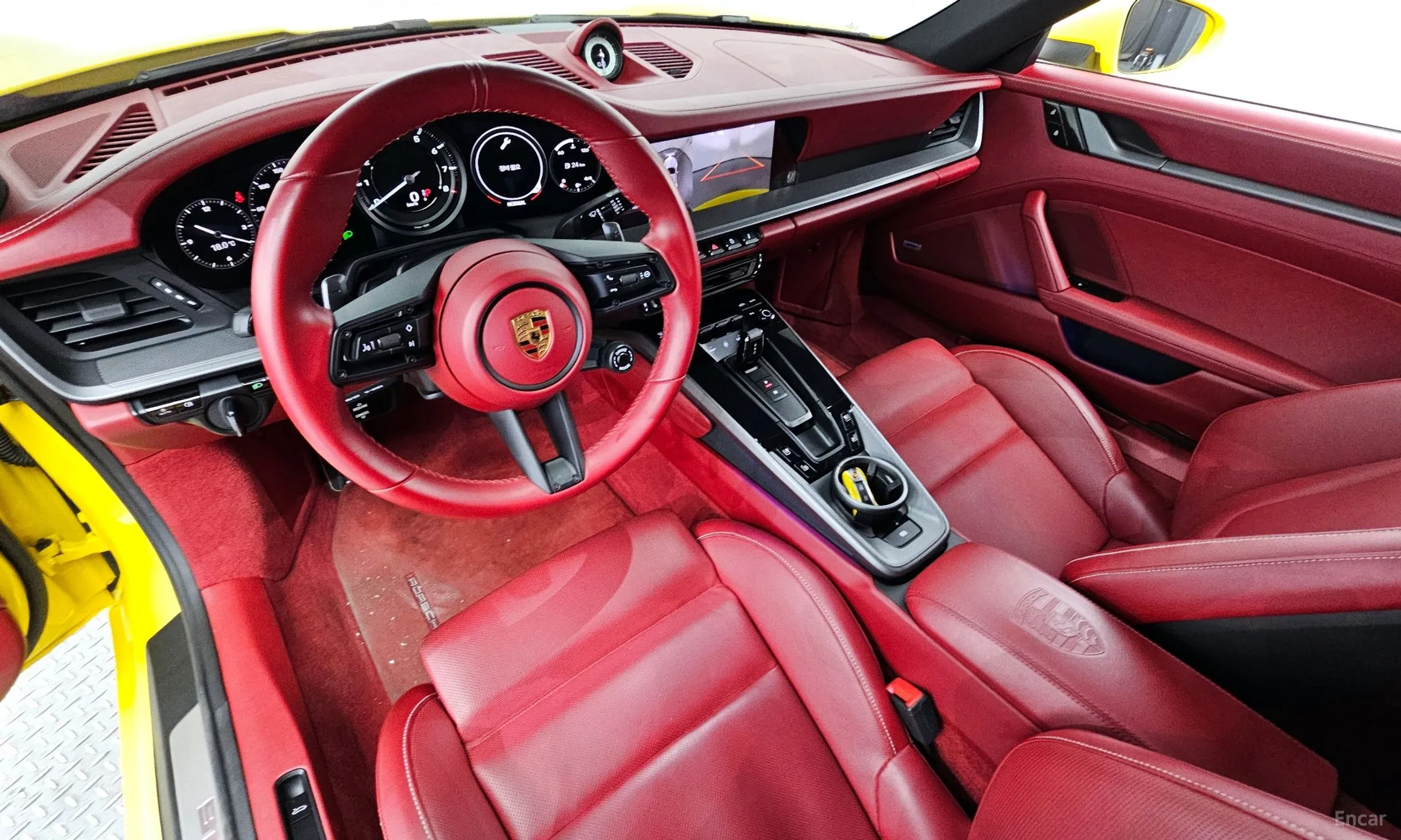 Porsche 911 (992) превью 4