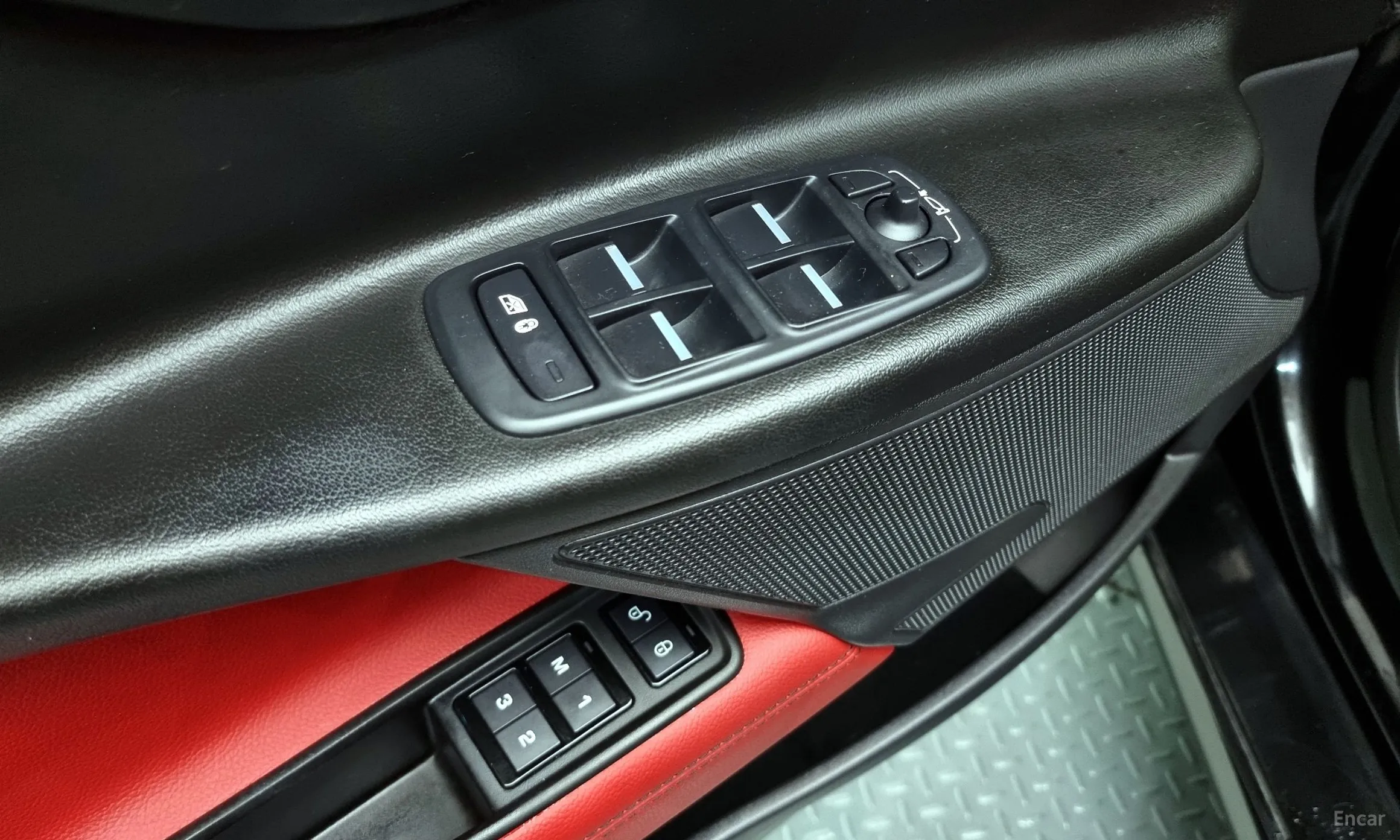 Jaguar XE превью 18