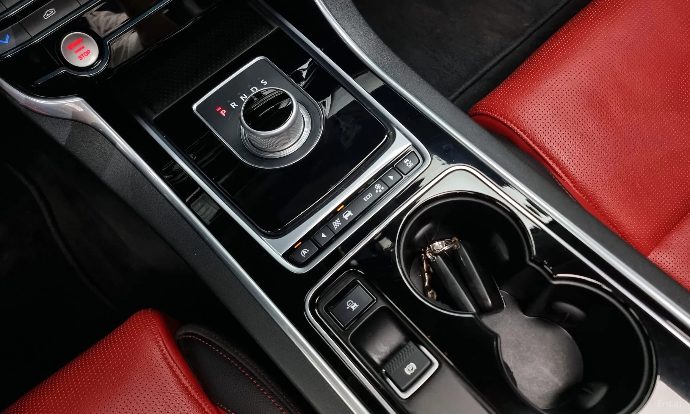 Jaguar XE превью 9