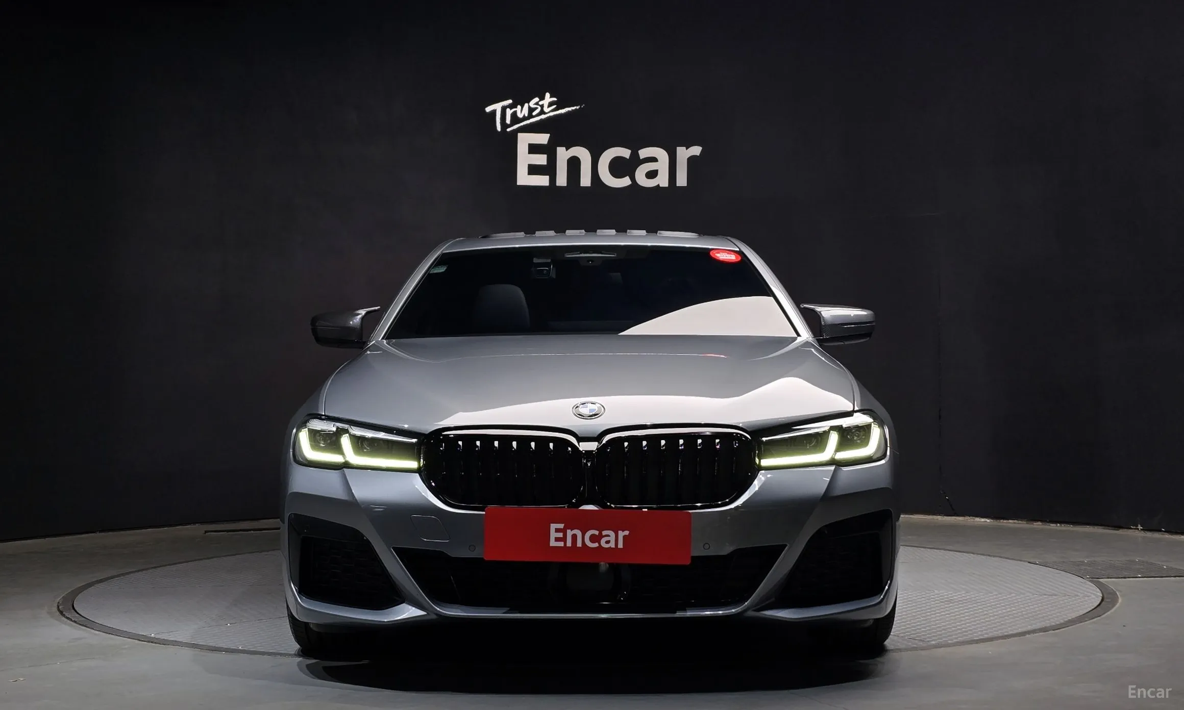 BMW 5 Series (G30) превью 2