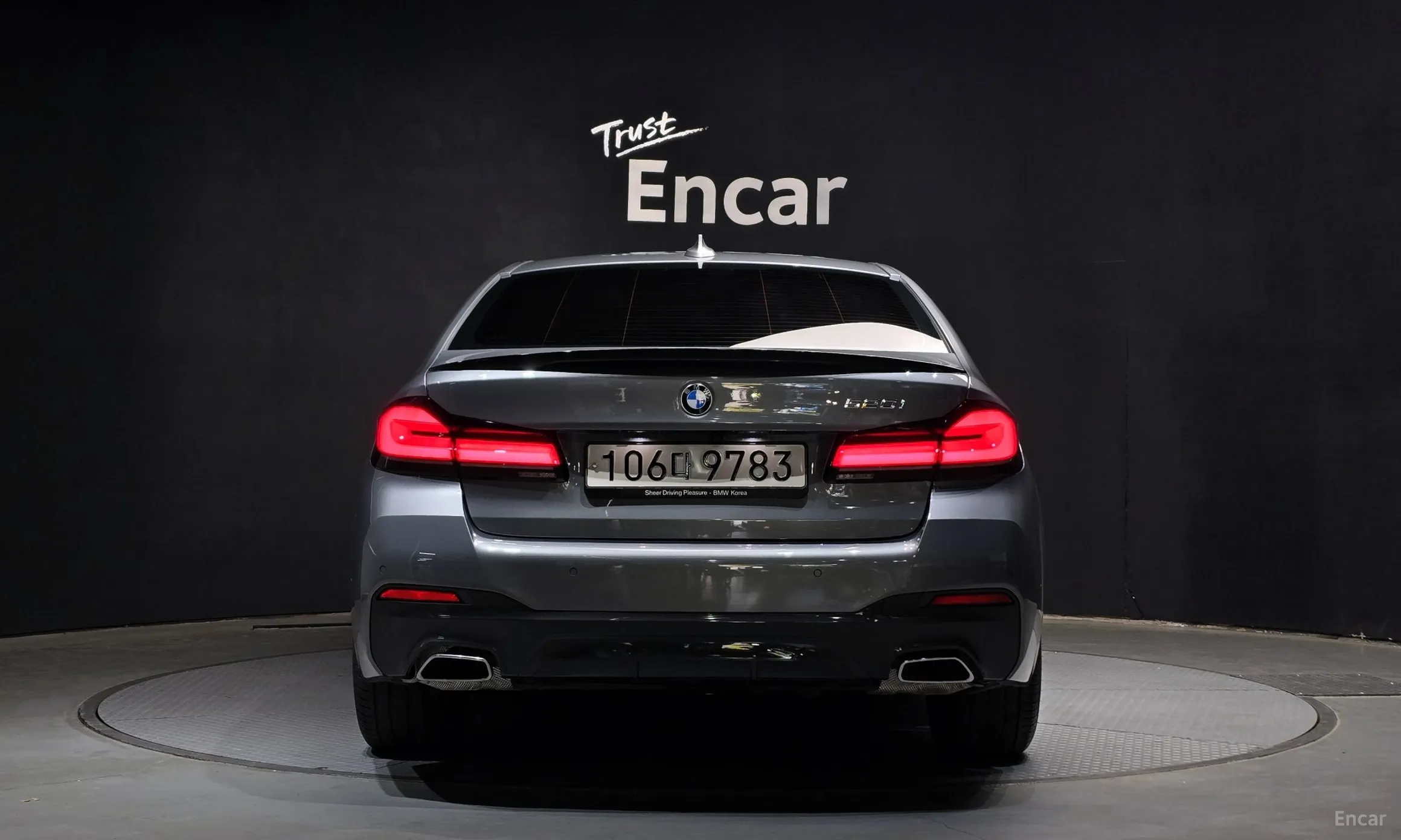 BMW 5 Series (G30) превью 3