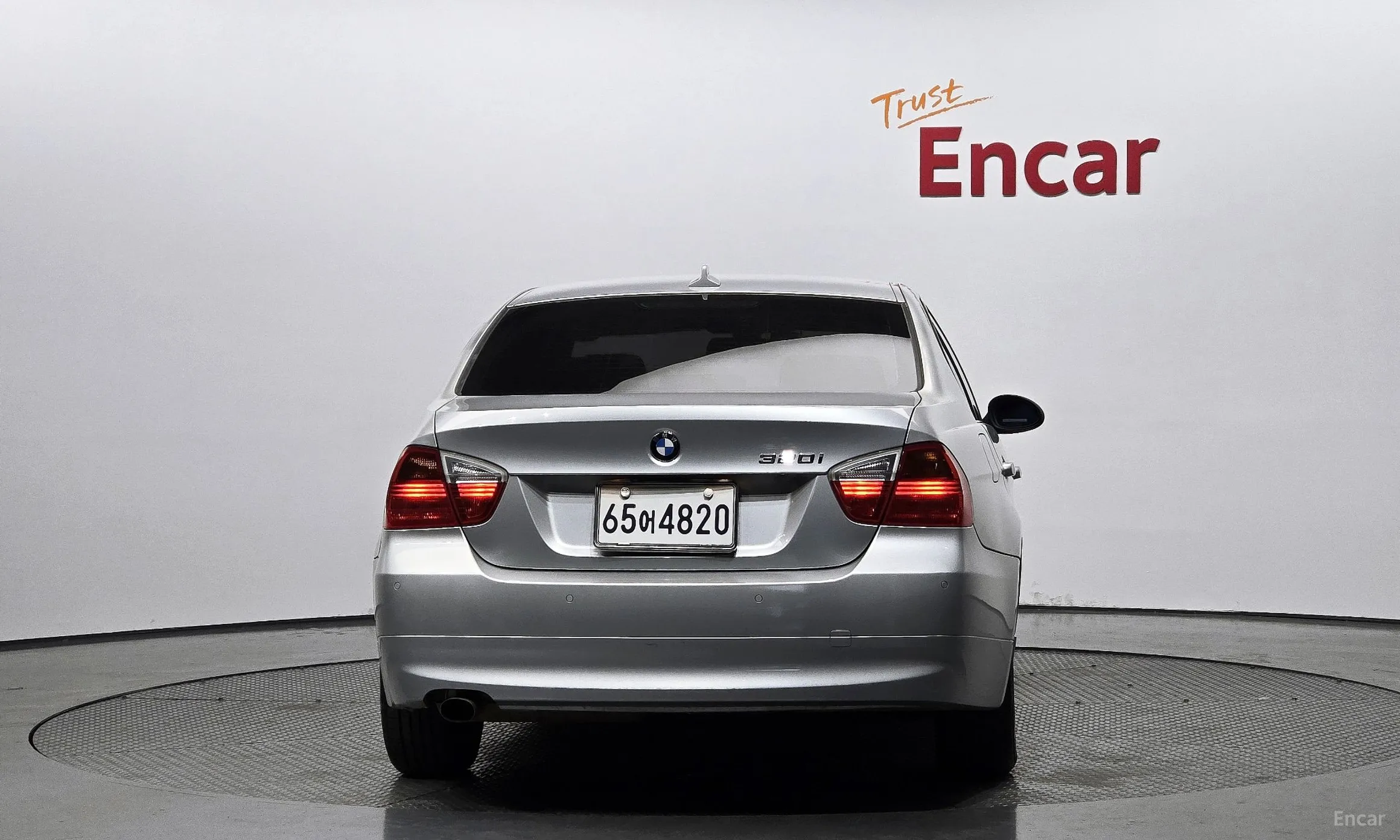 BMW 3 Series (E90) превью 3