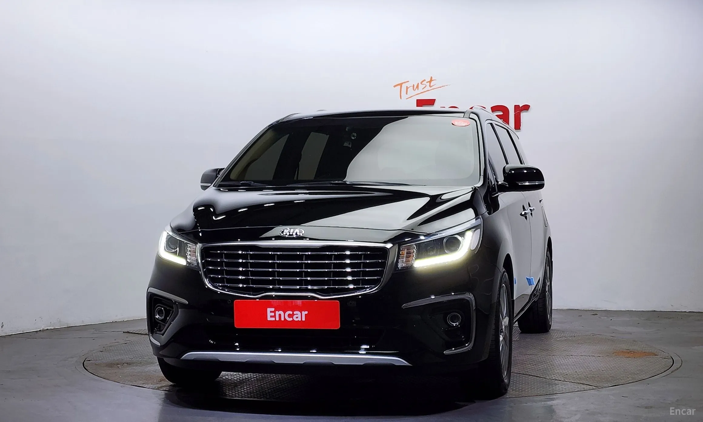 Kia Carnival превью 2