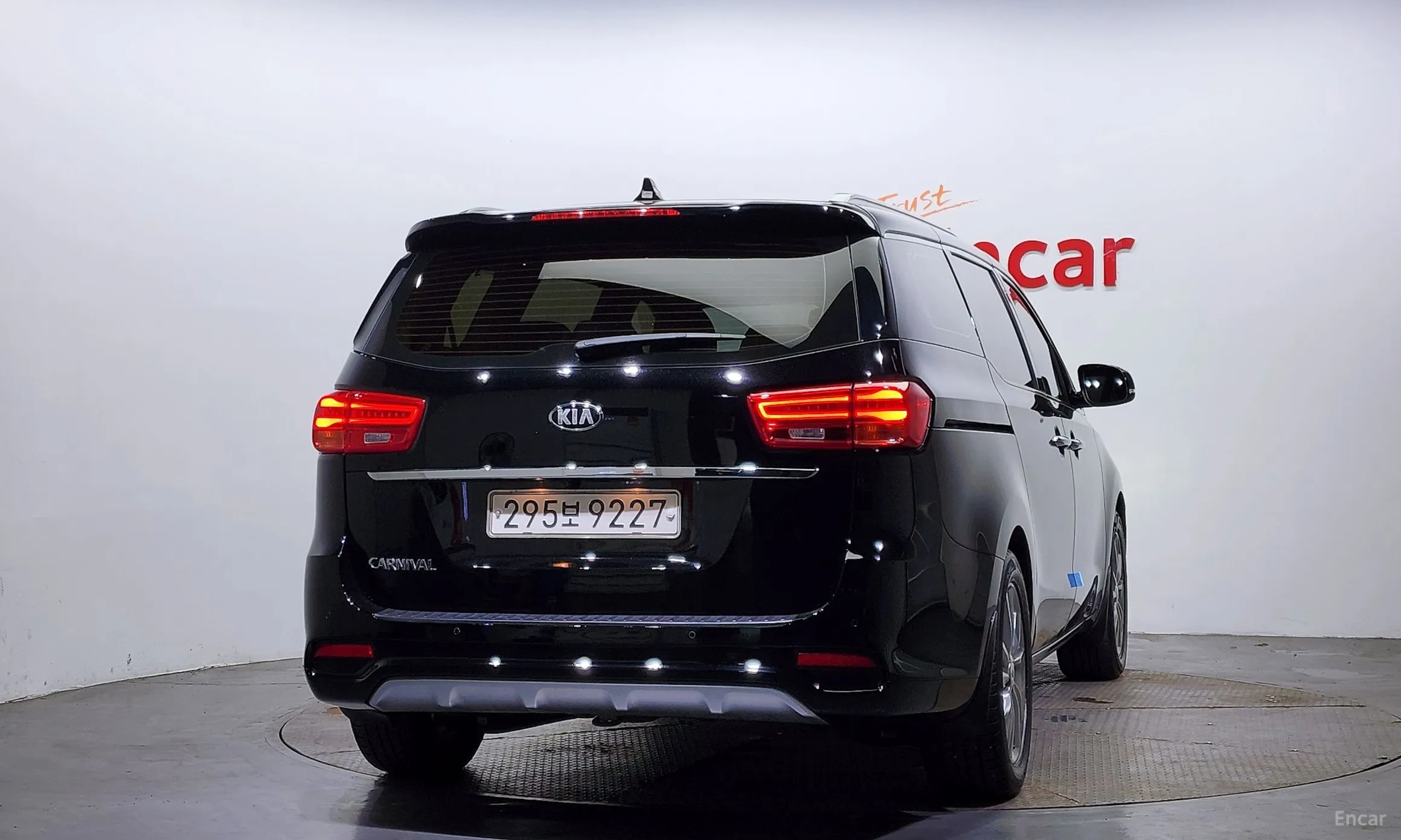 Kia Carnival превью 3