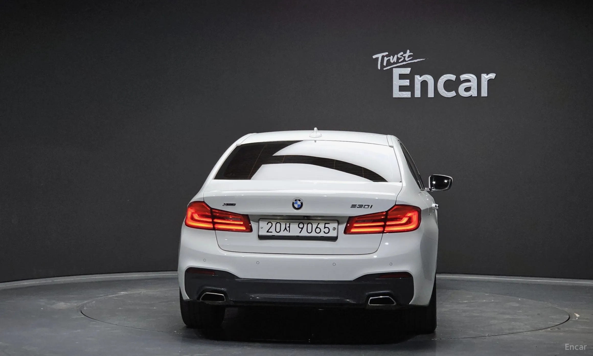 BMW 5 Series (G30) превью 3