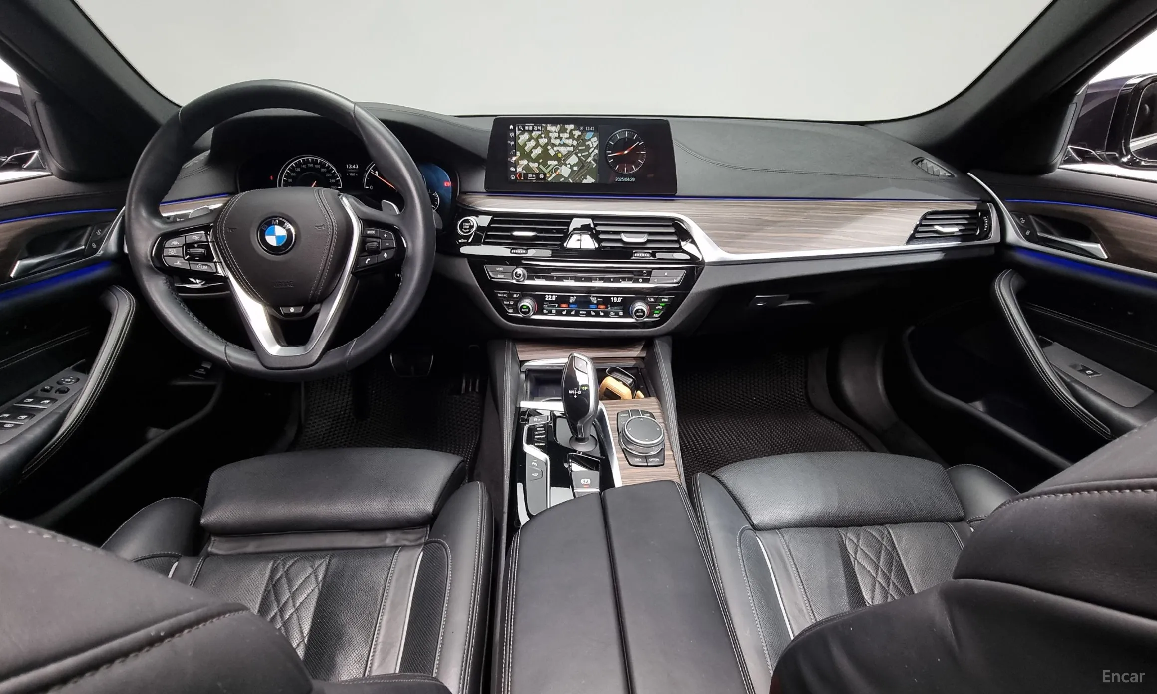BMW 5 Series (G30) превью 4