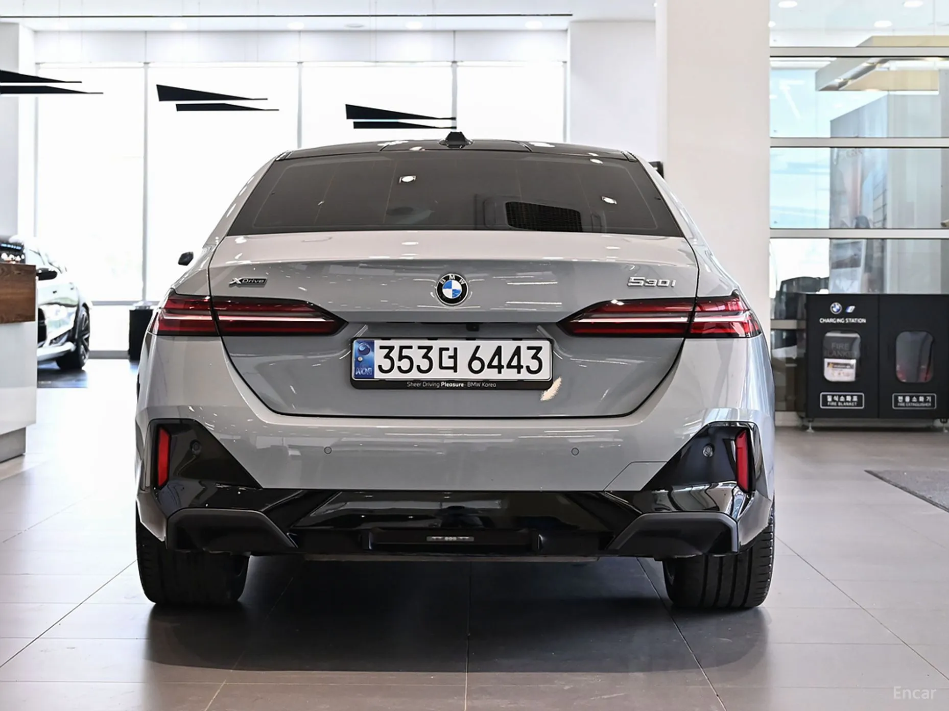 BMW 5 Series (G60) превью 3