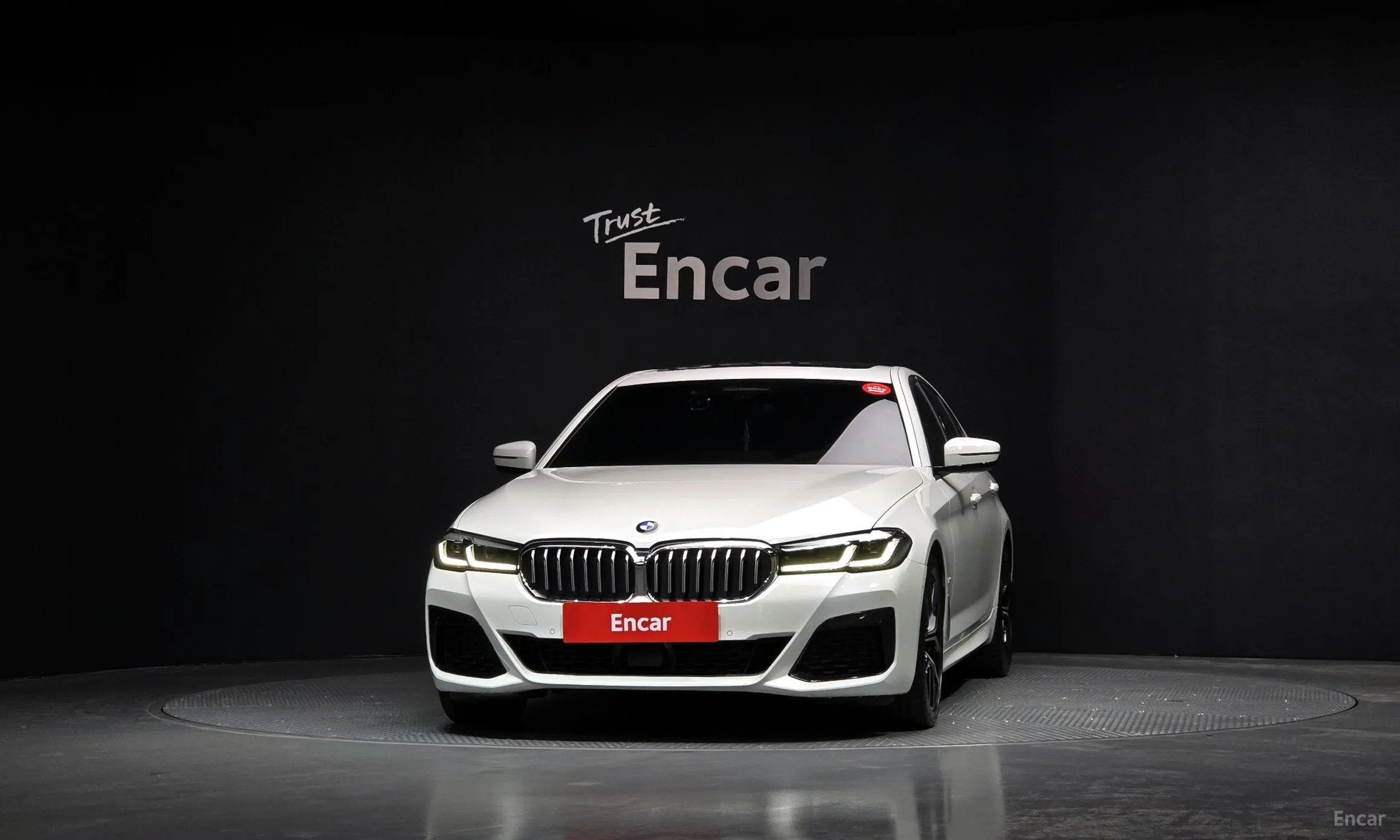 BMW 5 Series (G30) превью 2