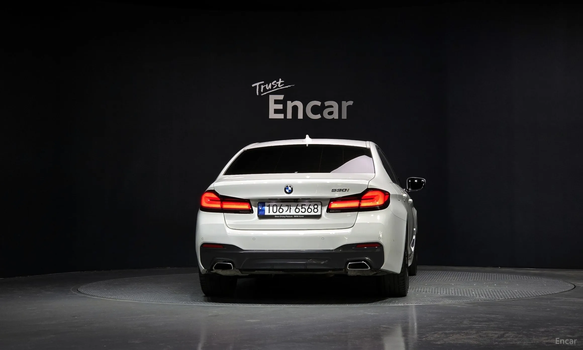 BMW 5 Series (G30) превью 3