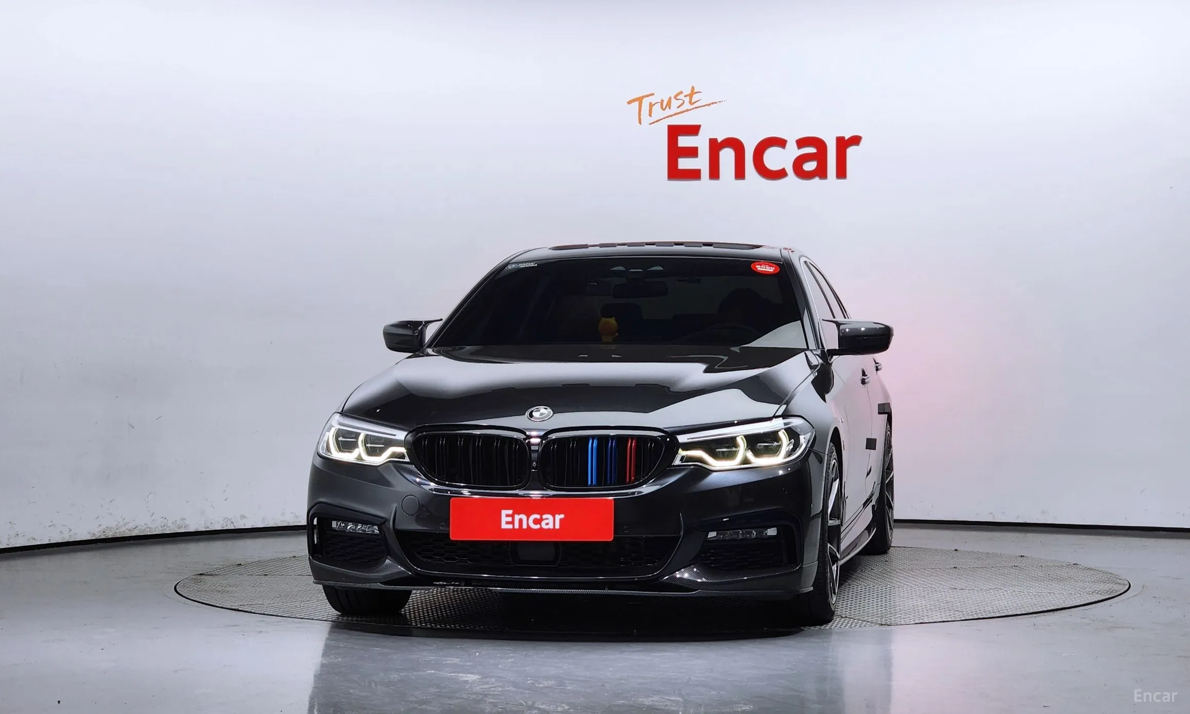 BMW 5 Series (G30) превью 2