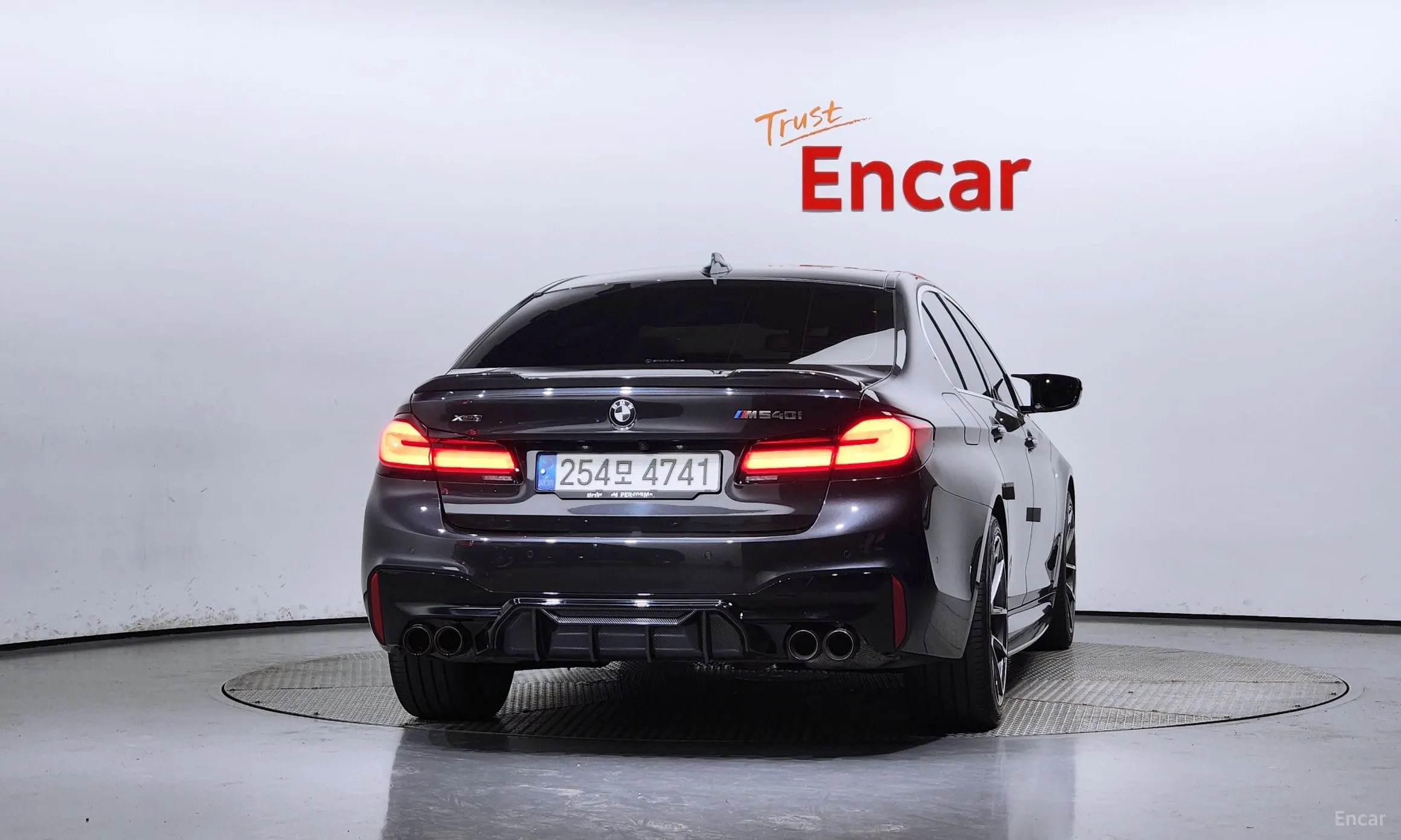 BMW 5 Series (G30) превью 3