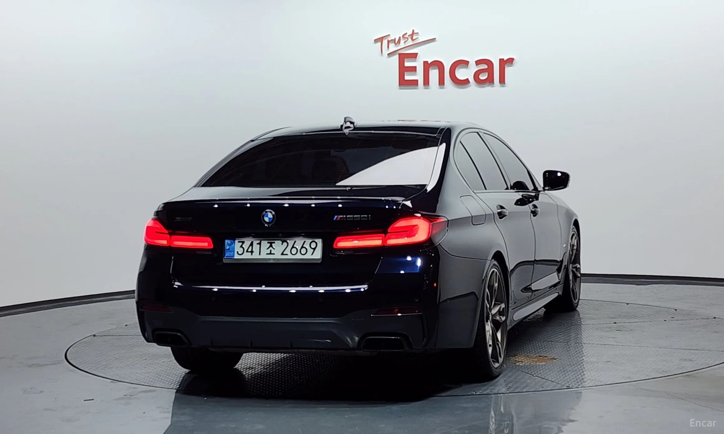 BMW 5 Series (G30) превью 3